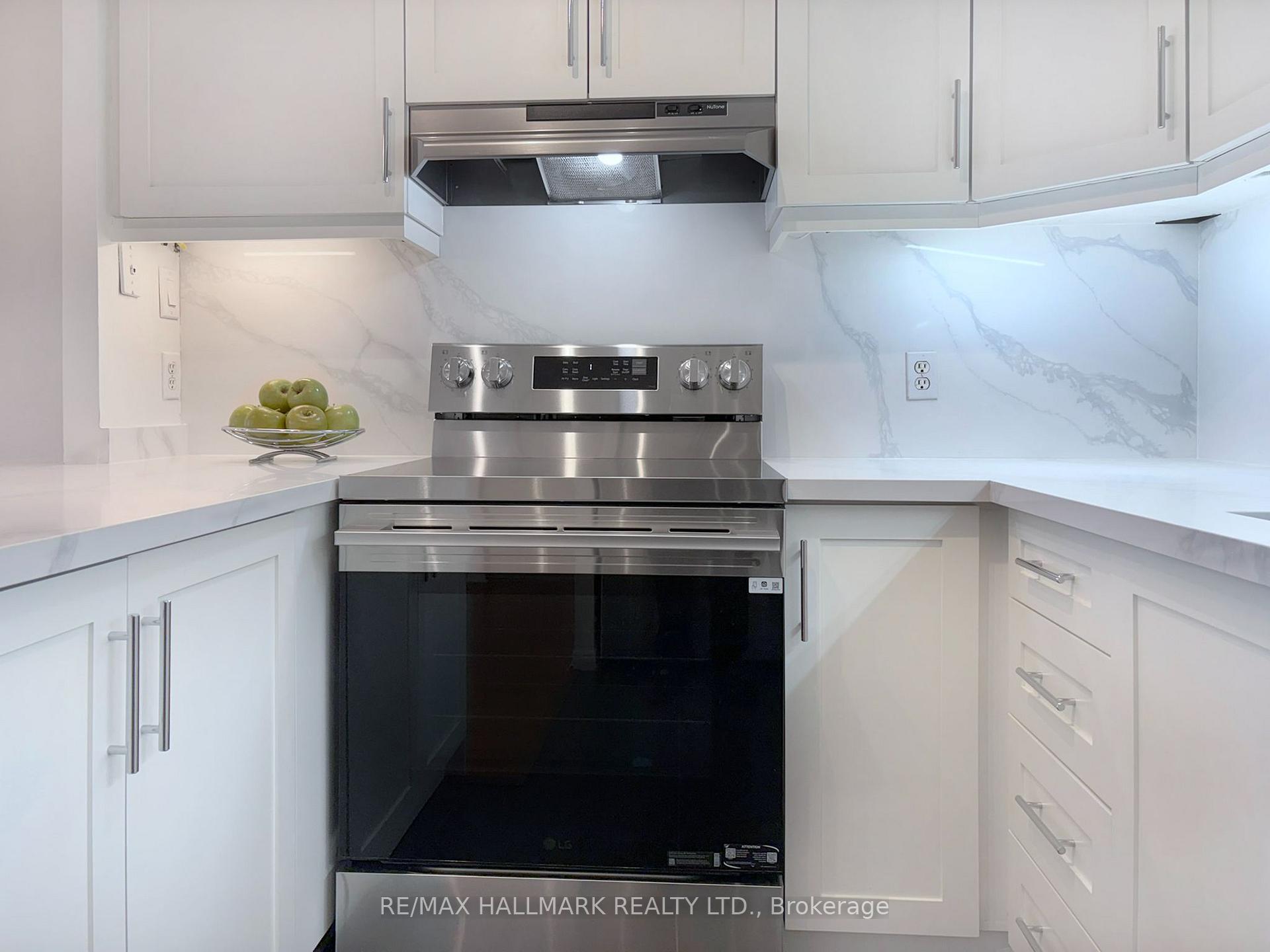 Photo 23 of Unit 3206, 25 The Esplanade, Toronto, Waterfront Communities — HOMEH
