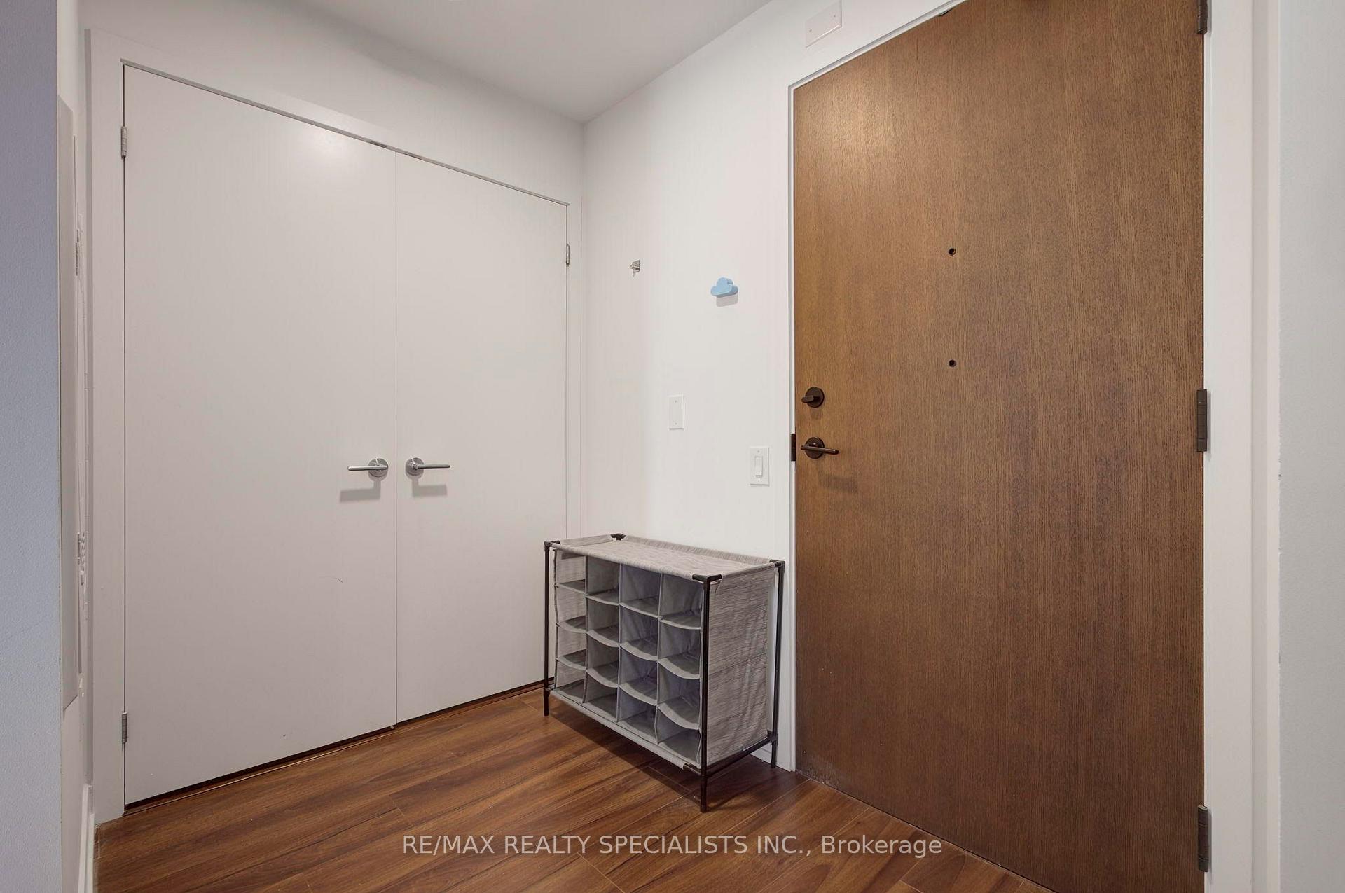 Photo 4 of Unit 1611, 4065 Confederation Parkway, Mississauga, City Centre — HOMEH