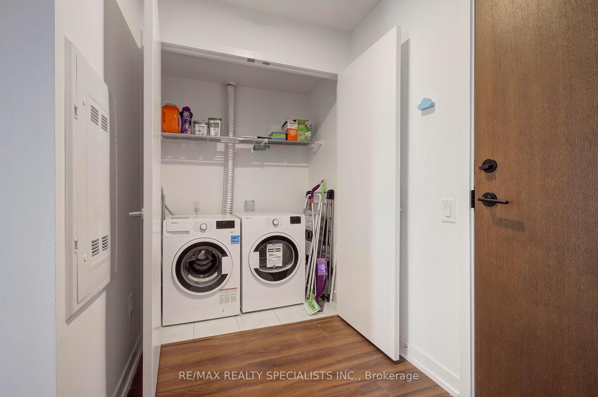 Photo 5 of Unit 1611, 4065 Confederation Parkway, Mississauga, City Centre — HOMEH
