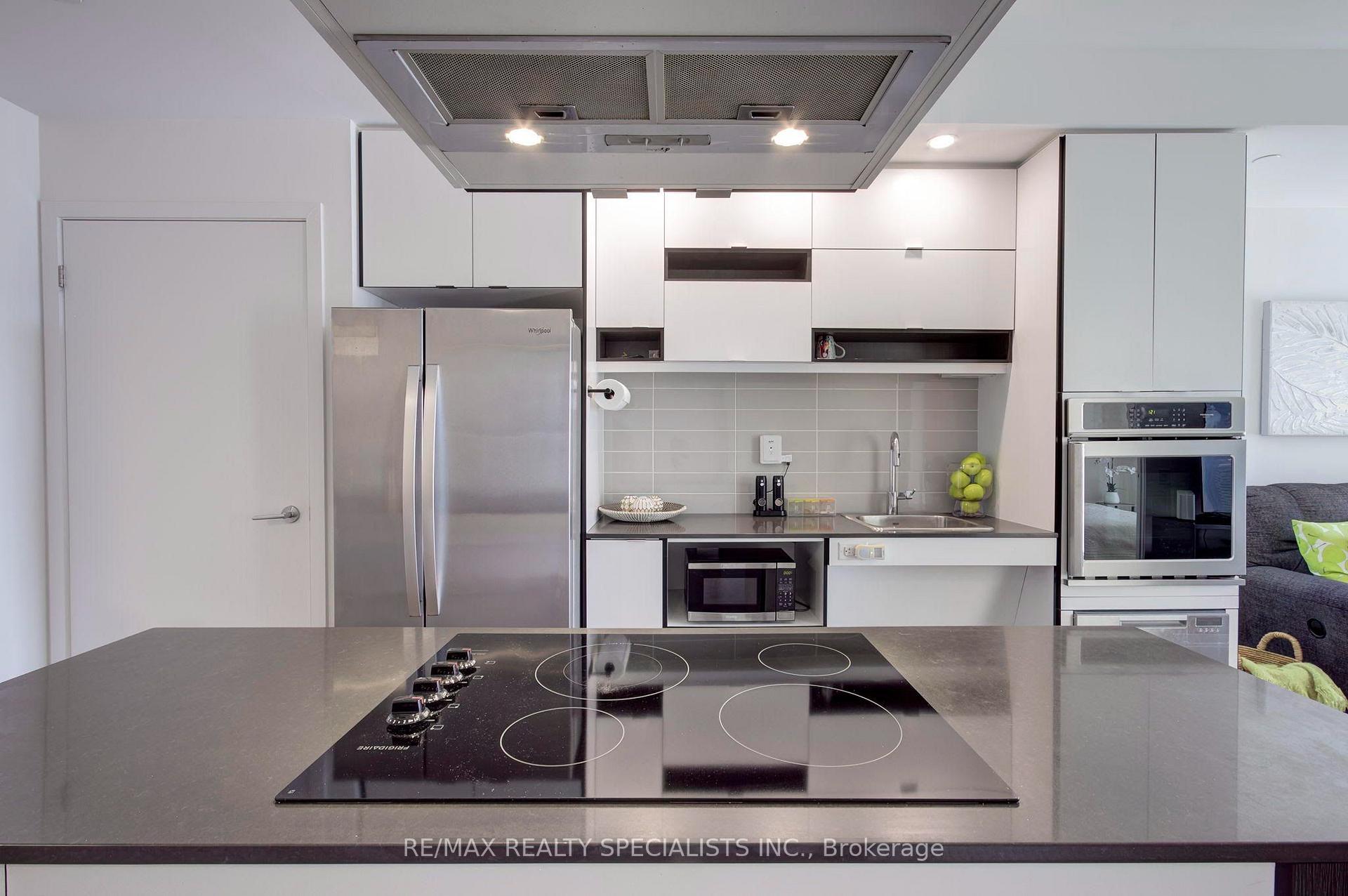 Photo 8 of Unit 1611, 4065 Confederation Parkway, Mississauga, City Centre — HOMEH