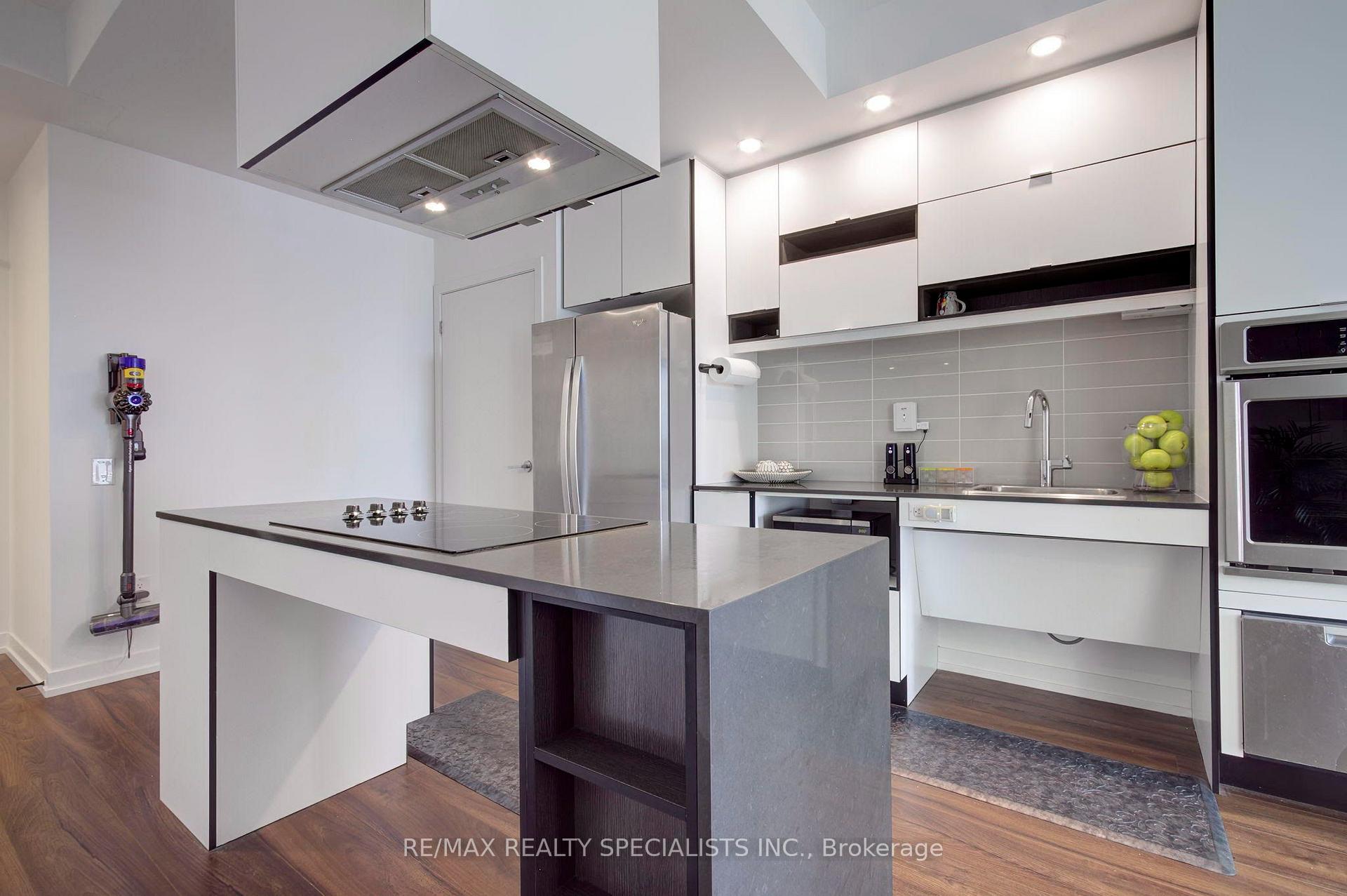 Photo 9 of Unit 1611, 4065 Confederation Parkway, Mississauga, City Centre — HOMEH