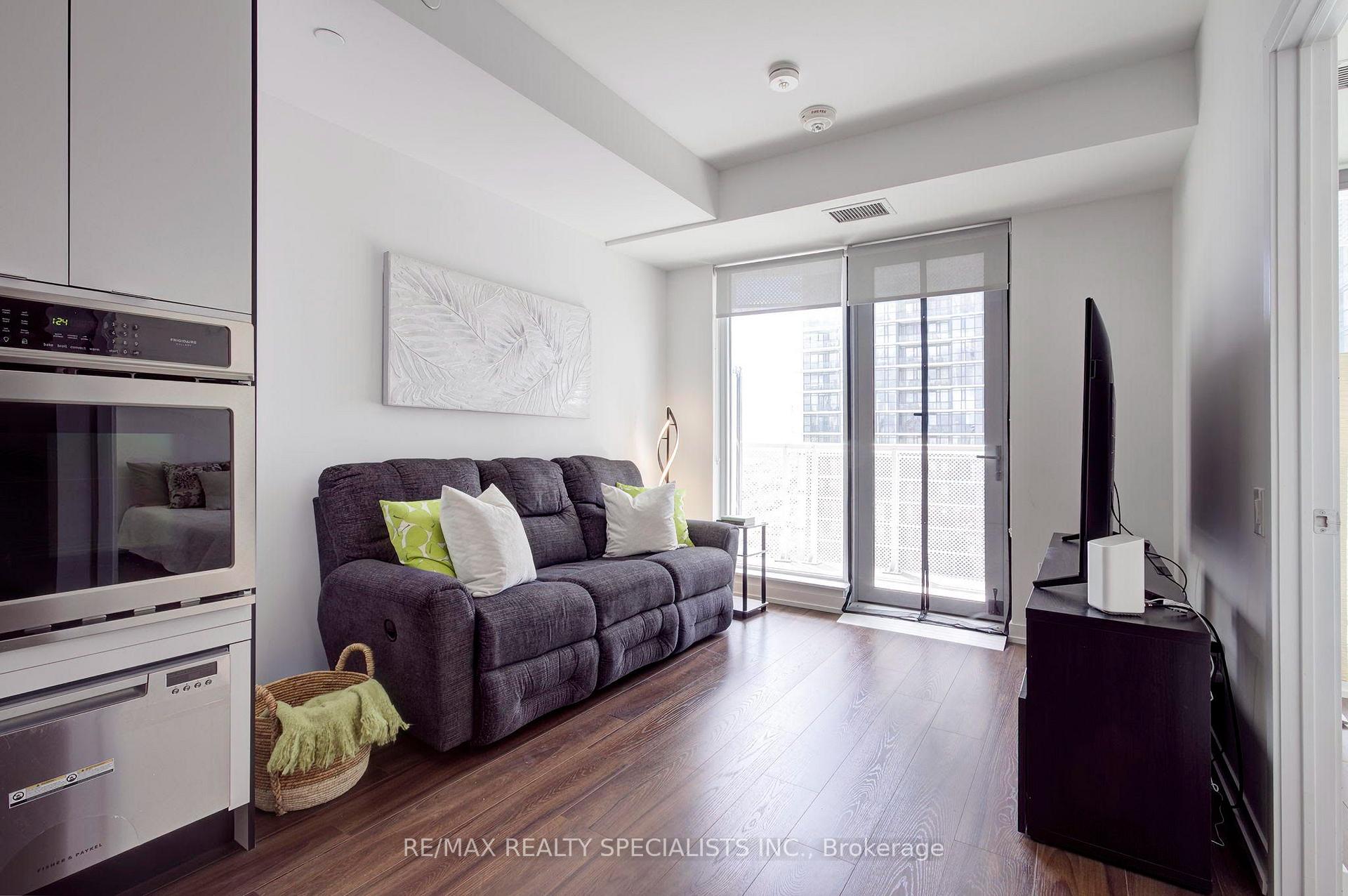 Photo 12 of Unit 1611, 4065 Confederation Parkway, Mississauga, City Centre — HOMEH