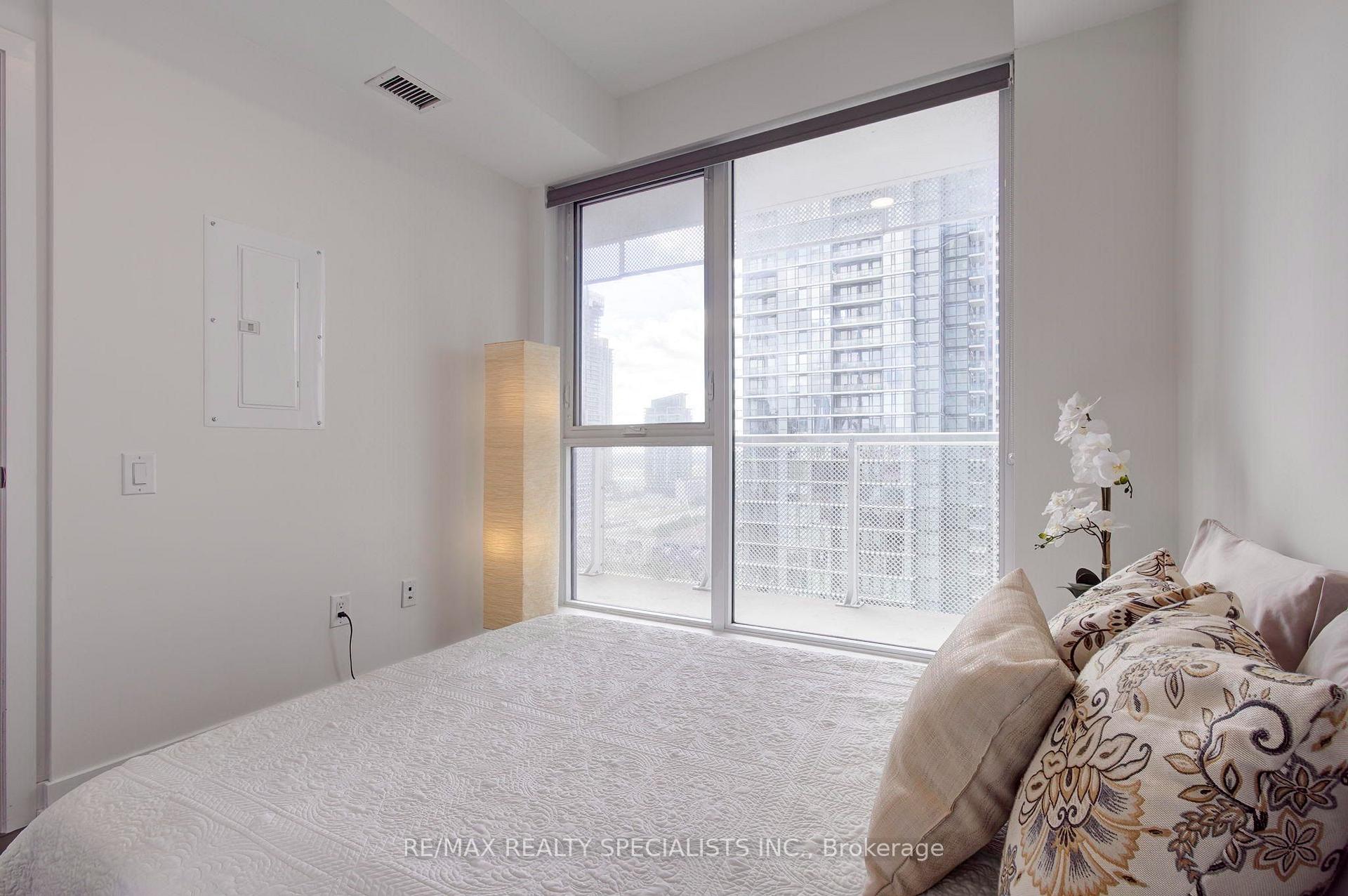 Photo 16 of Unit 1611, 4065 Confederation Parkway, Mississauga, City Centre — HOMEH