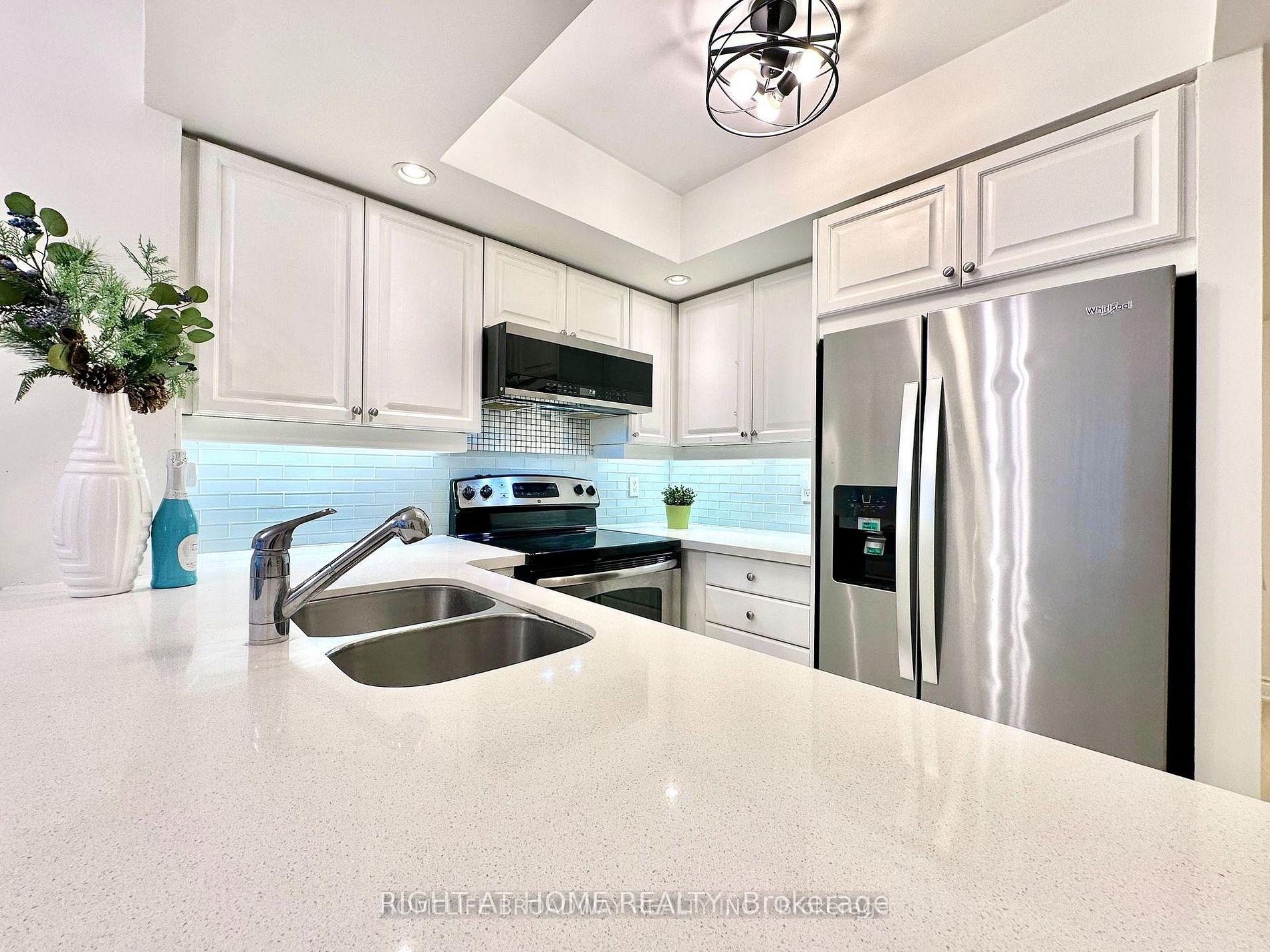 Photo 11 of Unit 521, 15 Northtown Way, North York, Willowdale East — HOMEH