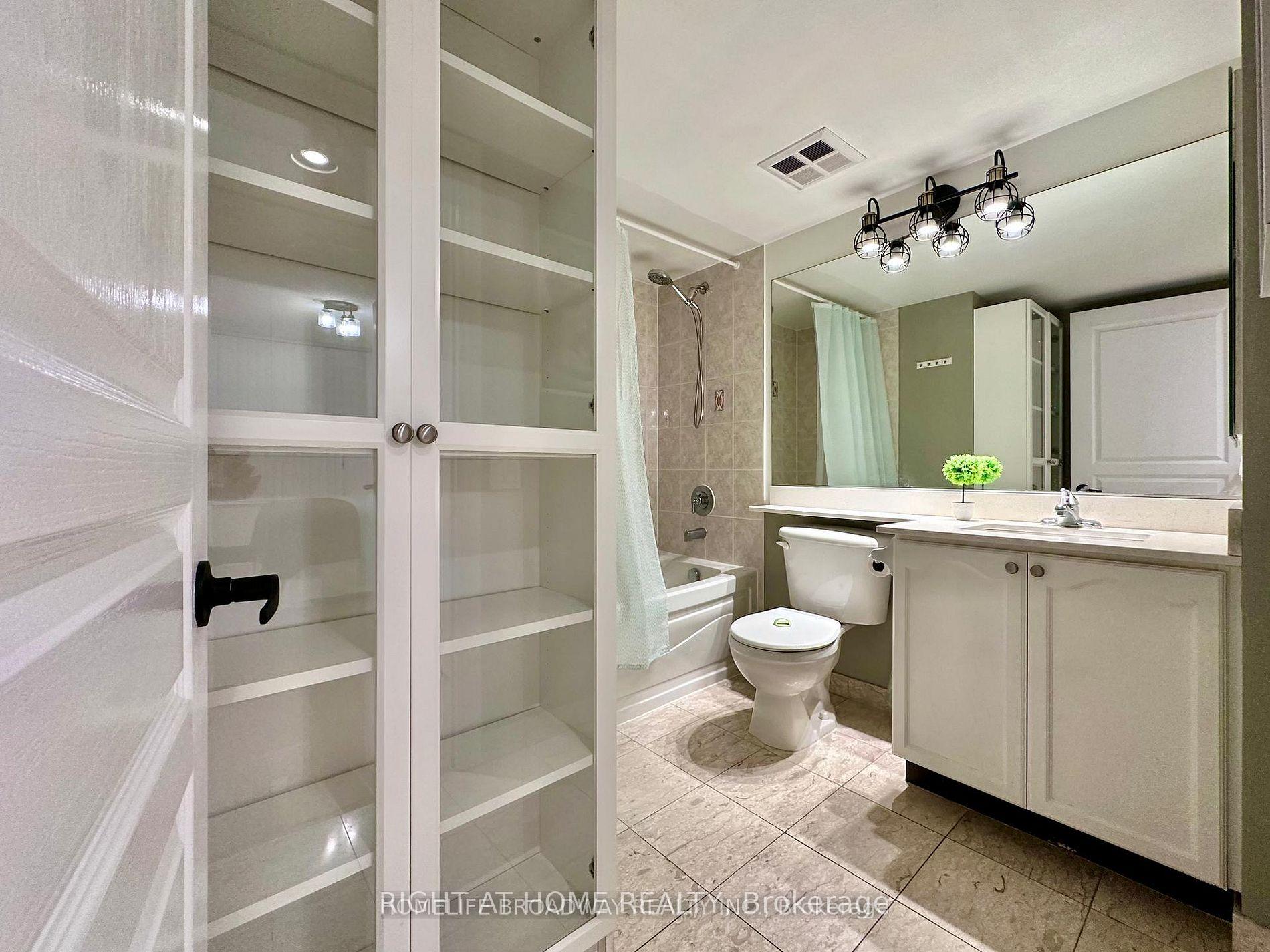 Photo 15 of Unit 521, 15 Northtown Way, North York, Willowdale East — HOMEH