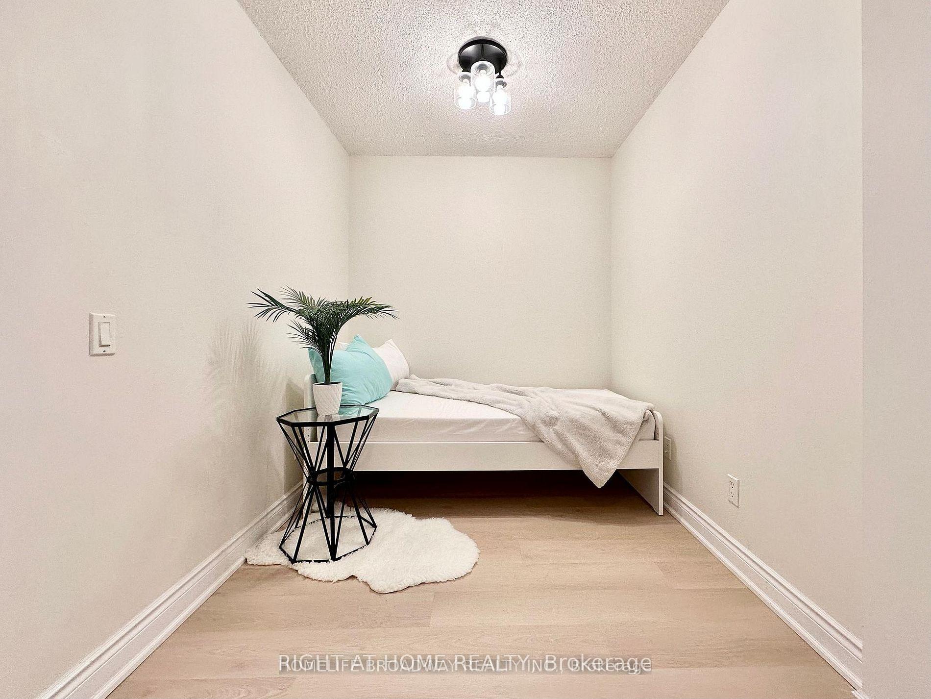 Photo 12 of Unit 521, 15 Northtown Way, North York, Willowdale East — HOMEH