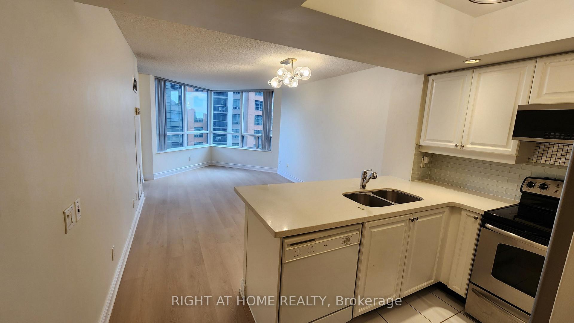Photo 3 of Unit 521, 15 Northtown Way, North York, Willowdale East — HOMEH