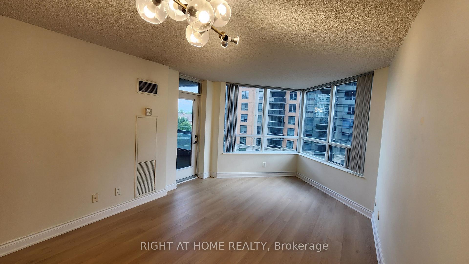 Photo 7 of Unit 521, 15 Northtown Way, North York, Willowdale East — HOMEH
