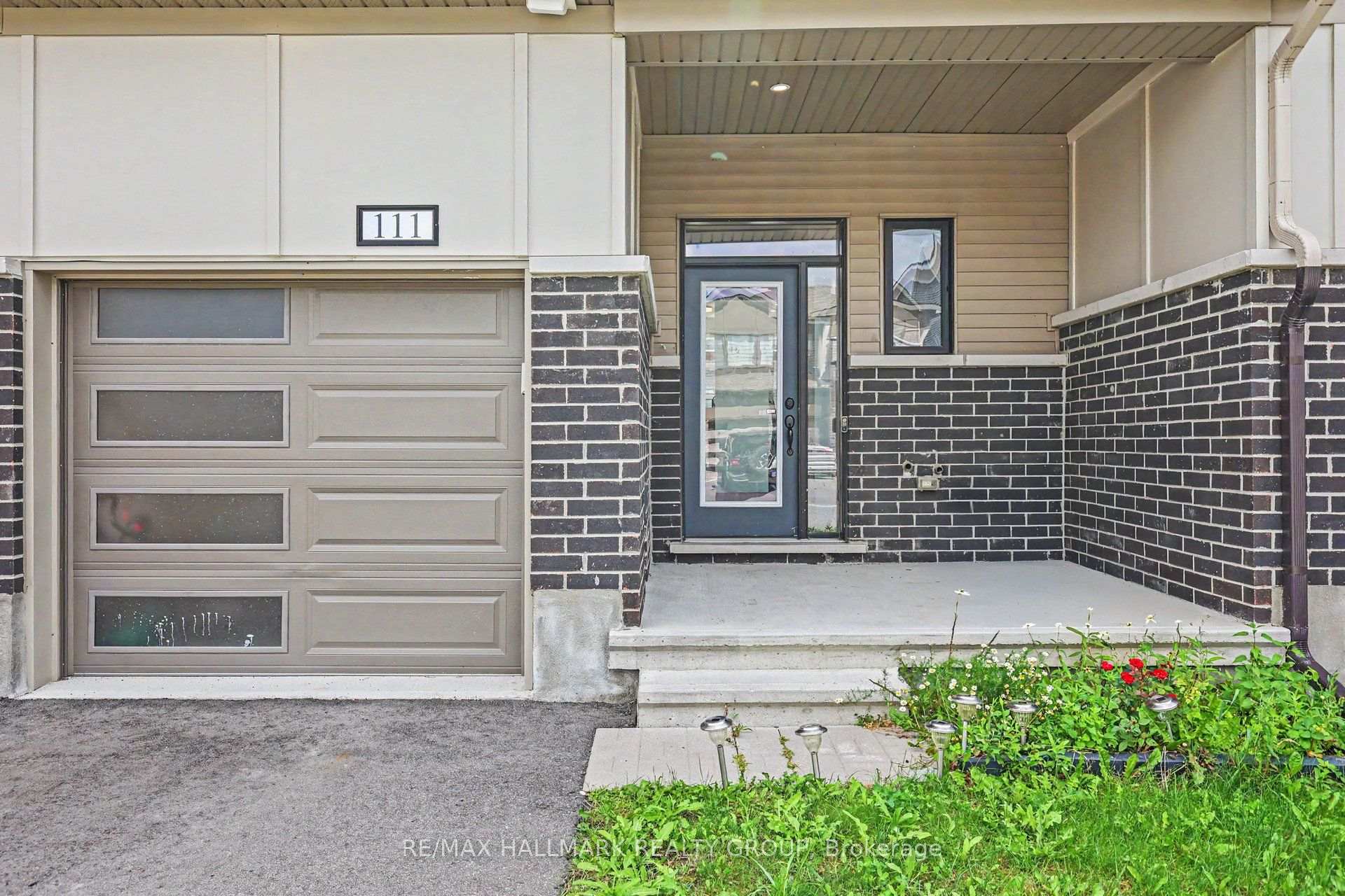 Photo 2 of 111 Yearling Circle, Ottawa, Goulbourn Twp From Franktown Rd/South To Rideau — HOMEH