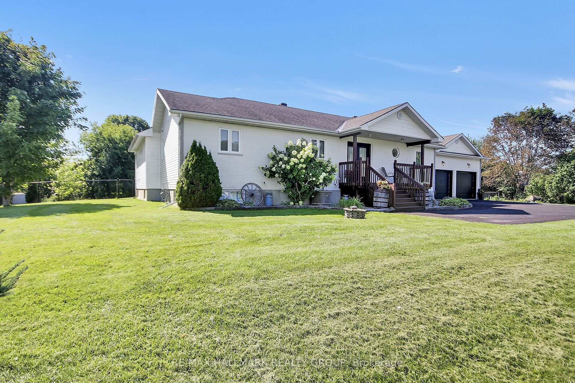 Photo 4 of 7414 Dawn Tara Drive, Ottawa, Osgoode Twp North of Reg Rd 6 — HOMEH