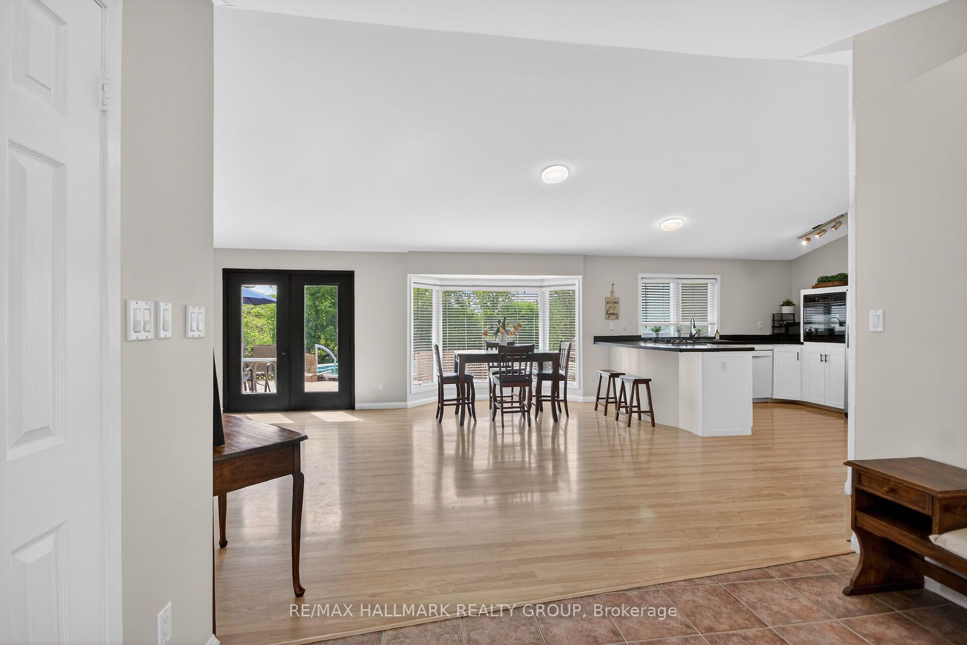 Photo 7 of 7414 Dawn Tara Drive, Ottawa, Osgoode Twp North of Reg Rd 6 — HOMEH