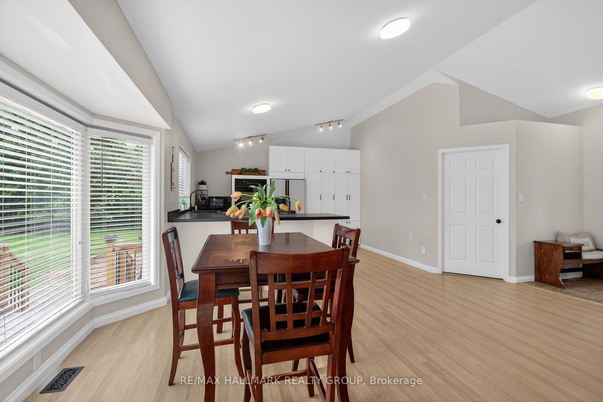 Photo 10 of 7414 Dawn Tara Drive, Ottawa, Osgoode Twp North of Reg Rd 6 — HOMEH