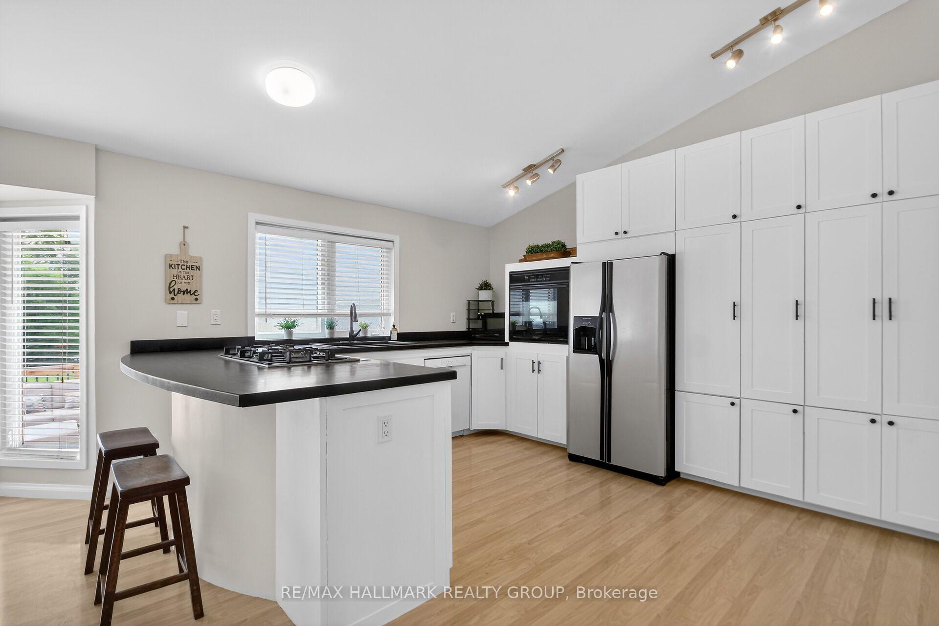 Photo 14 of 7414 Dawn Tara Drive, Ottawa, Osgoode Twp North of Reg Rd 6 — HOMEH