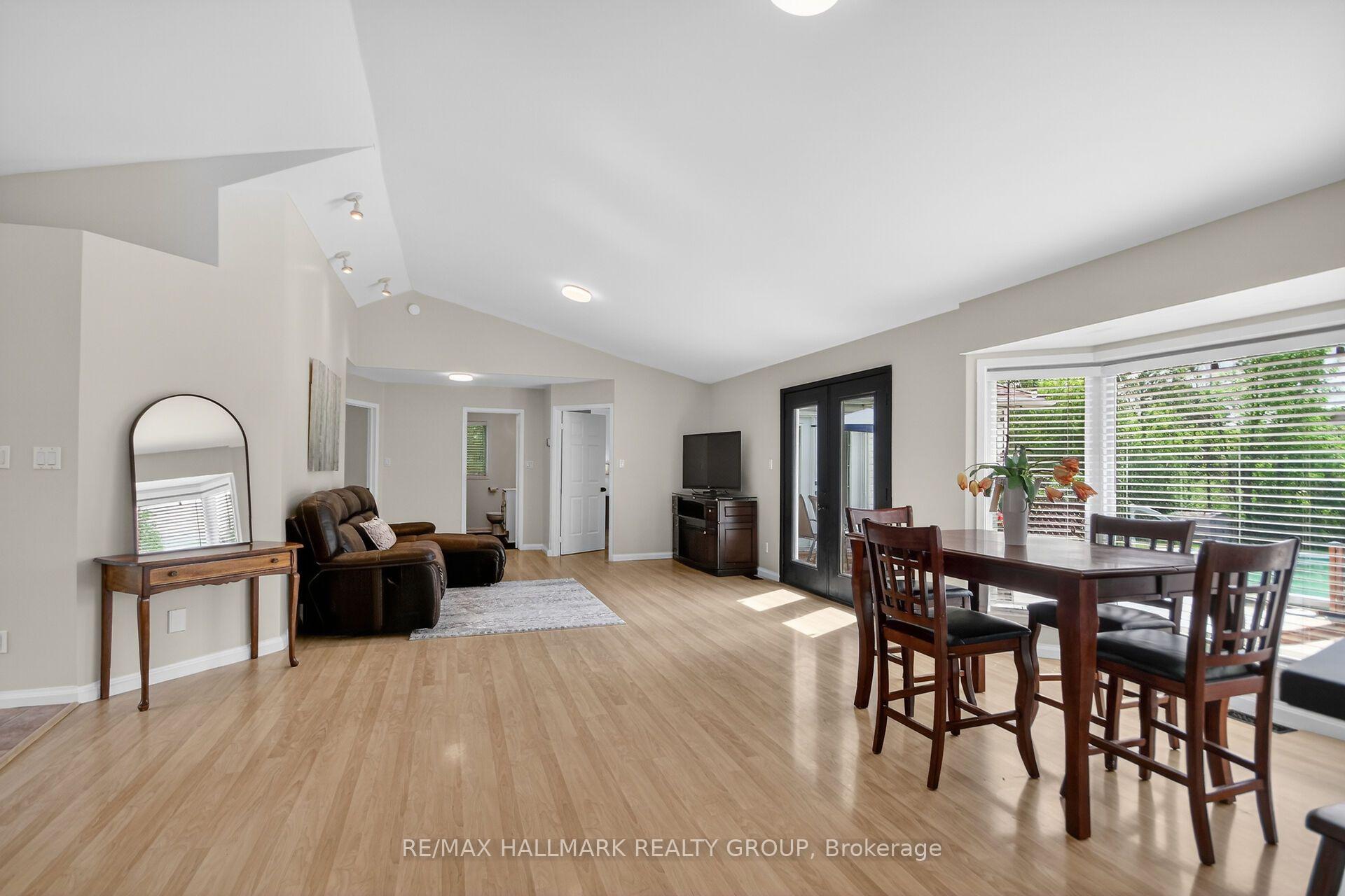 Photo 19 of 7414 Dawn Tara Drive, Ottawa, Osgoode Twp North of Reg Rd 6 — HOMEH
