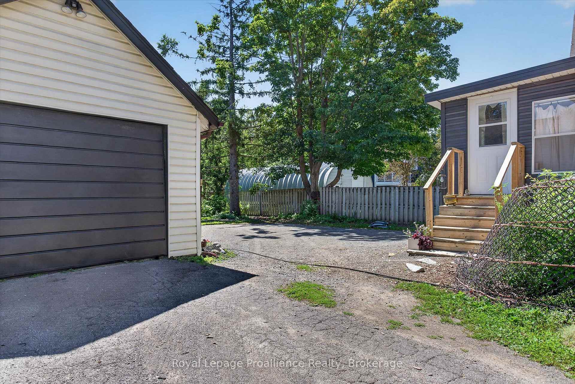 Photo 41 of 71 Lansdowne Street W, Peterborough, Otonabee Ward 1 — HOMEH