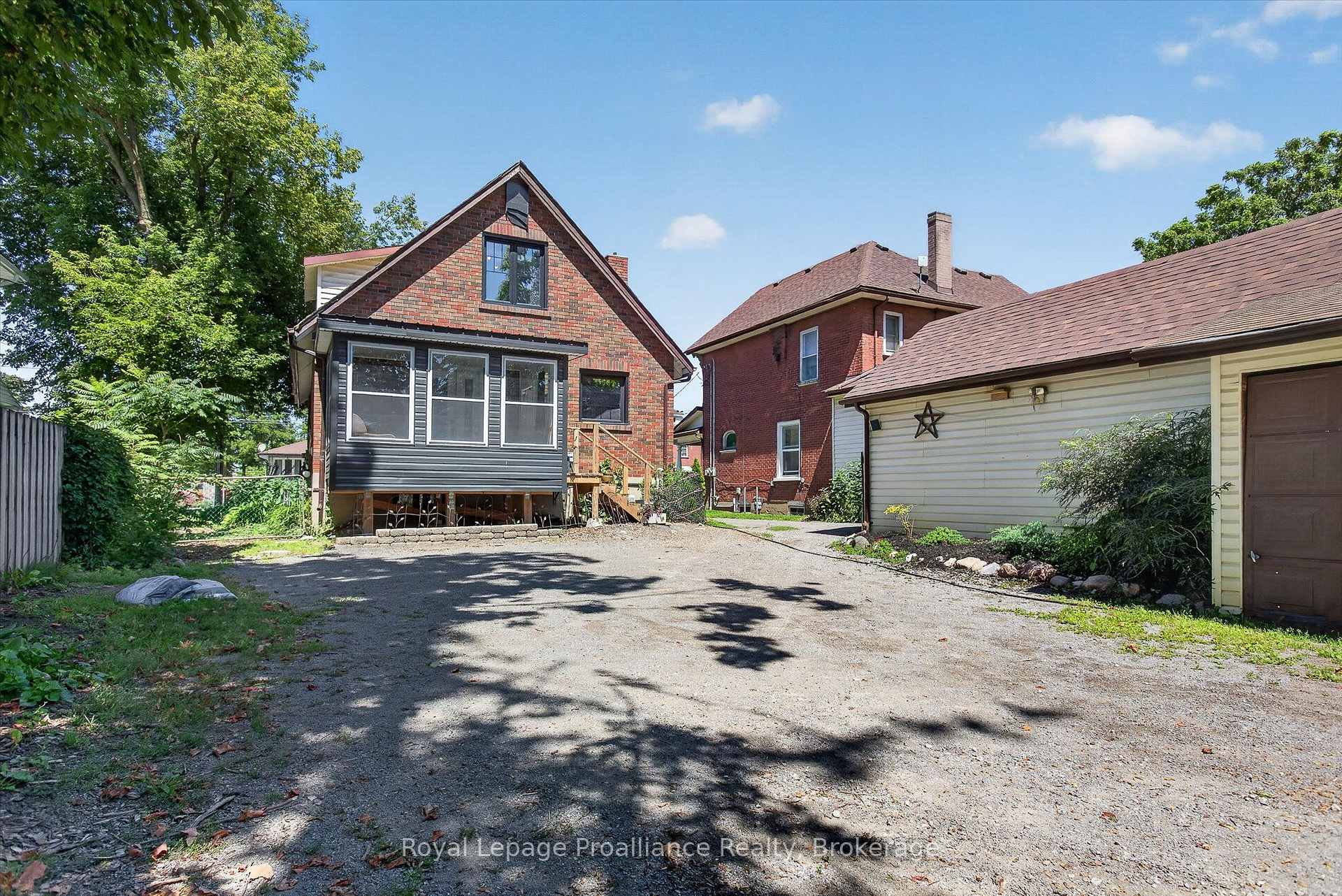 Photo 43 of 71 Lansdowne Street W, Peterborough, Otonabee Ward 1 — HOMEH