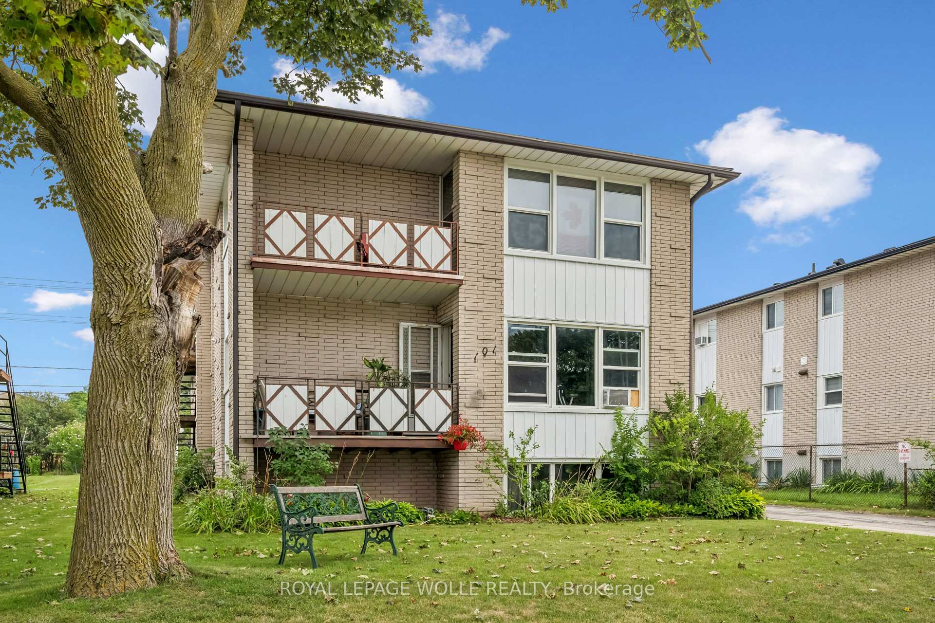 Photo 2 of 101 Secord Avenue, Kitchener, Heritage Park - Kitchener — HOMEH