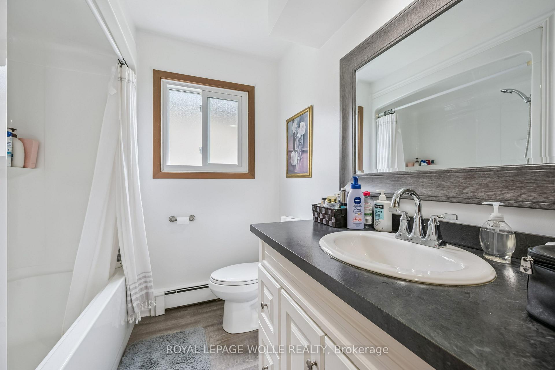 Photo 12 of 101 Secord Avenue, Kitchener, Heritage Park - Kitchener — HOMEH