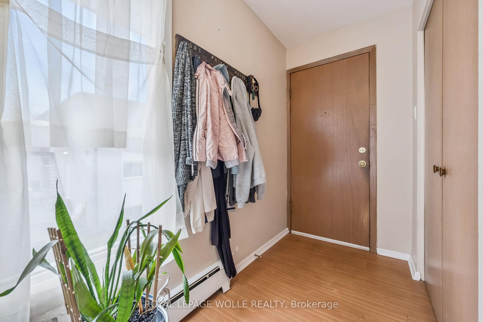 Photo 15 of 101 Secord Avenue, Kitchener, Heritage Park - Kitchener — HOMEH