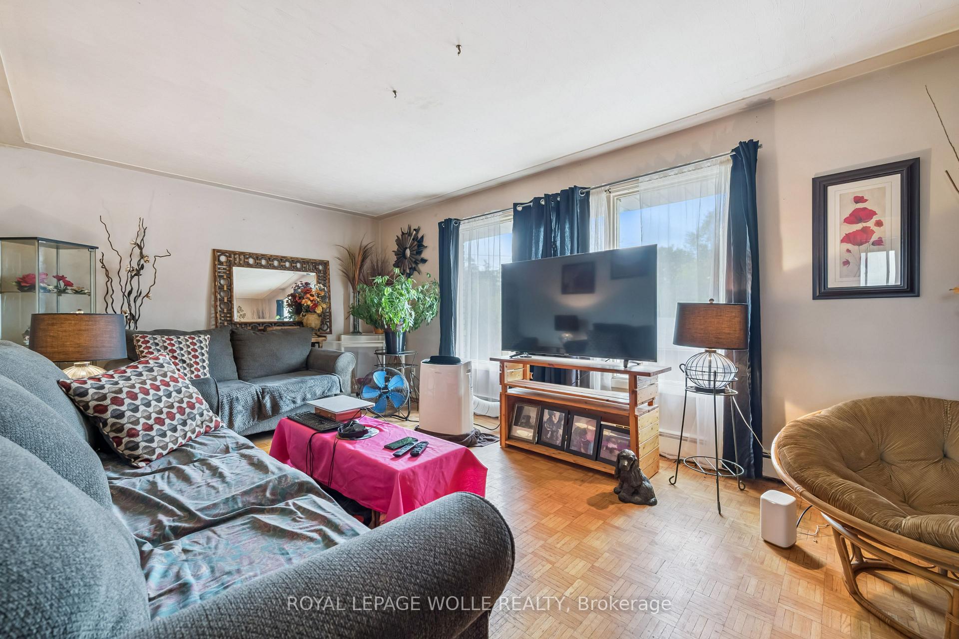 Photo 16 of 101 Secord Avenue, Kitchener, Heritage Park - Kitchener — HOMEH