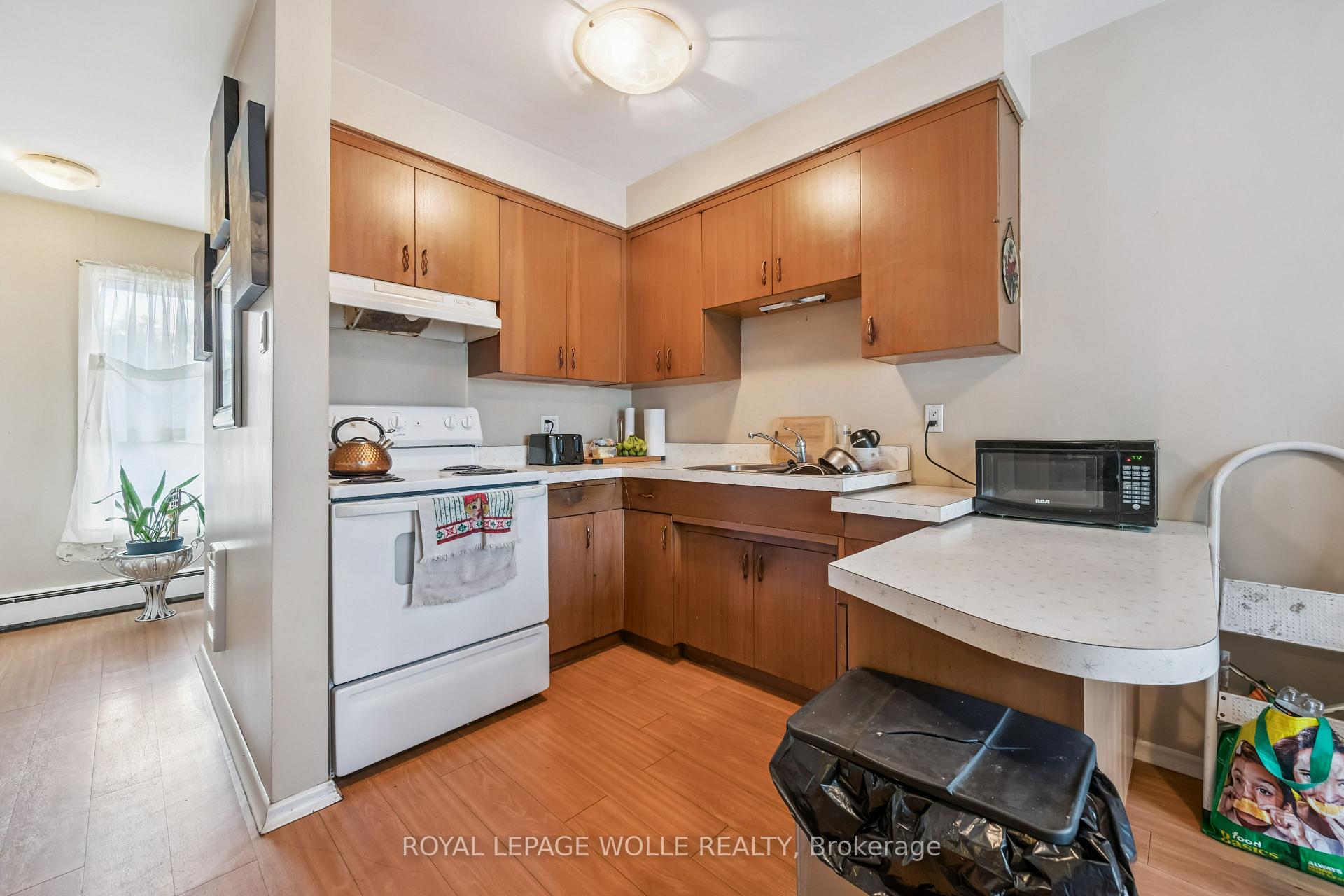 Photo 19 of 101 Secord Avenue, Kitchener, Heritage Park - Kitchener — HOMEH