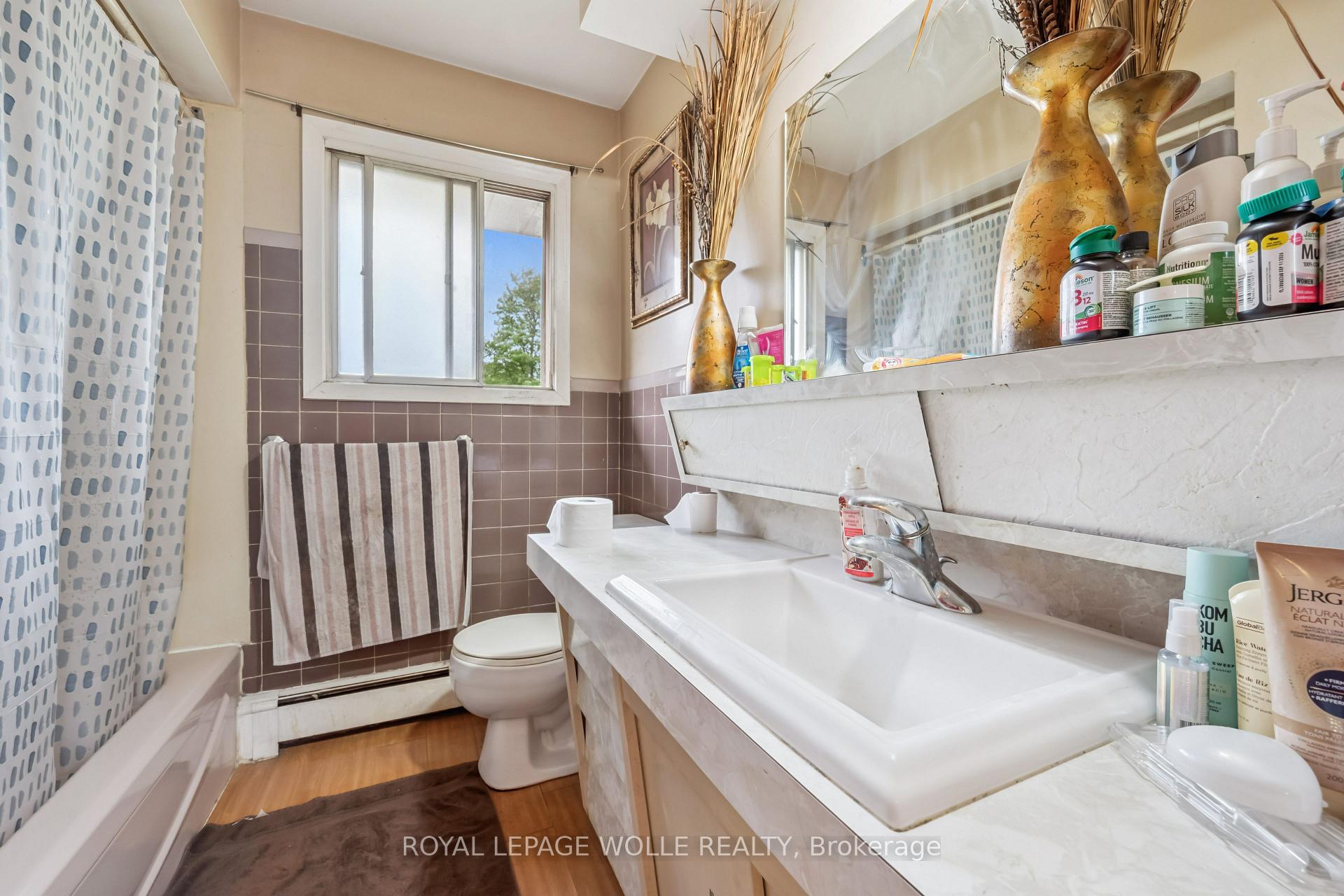 Photo 21 of 101 Secord Avenue, Kitchener, Heritage Park - Kitchener — HOMEH