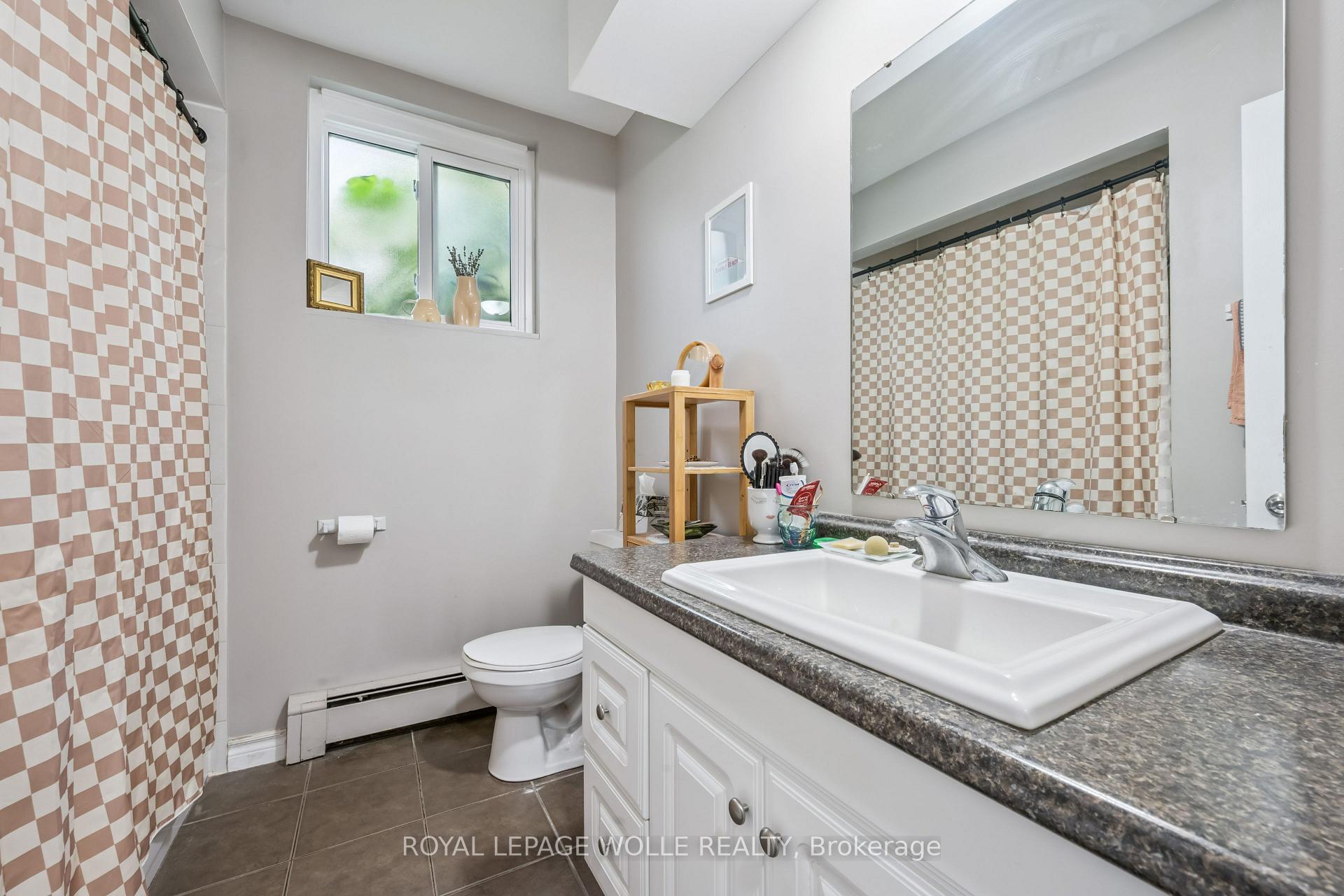 Photo 38 of 101 Secord Avenue, Kitchener, Heritage Park - Kitchener — HOMEH