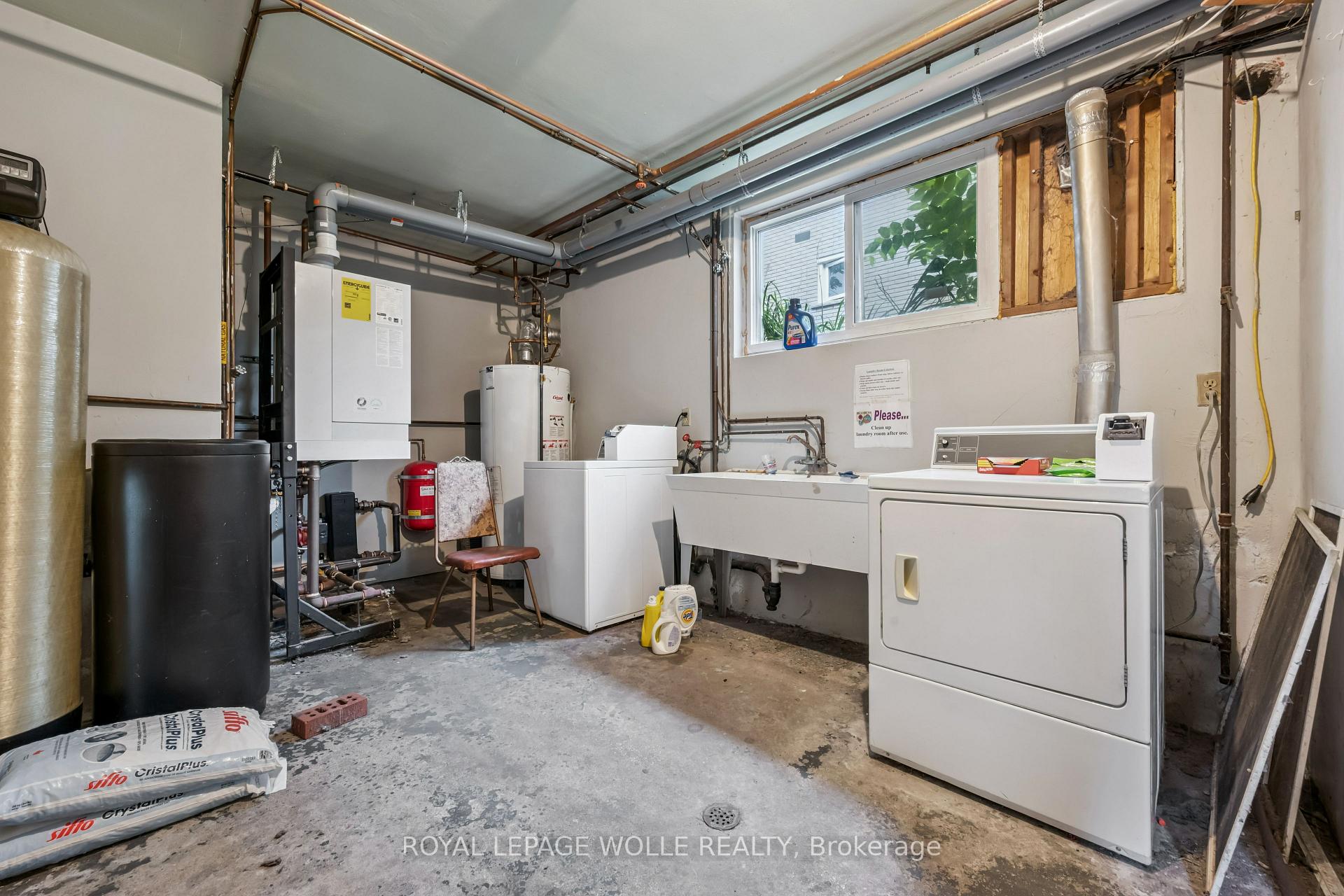 Photo 39 of 101 Secord Avenue, Kitchener, Heritage Park - Kitchener — HOMEH