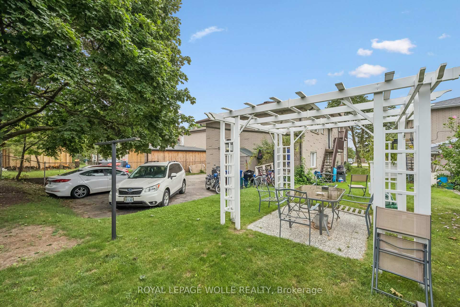 Photo 43 of 101 Secord Avenue, Kitchener, Heritage Park - Kitchener — HOMEH