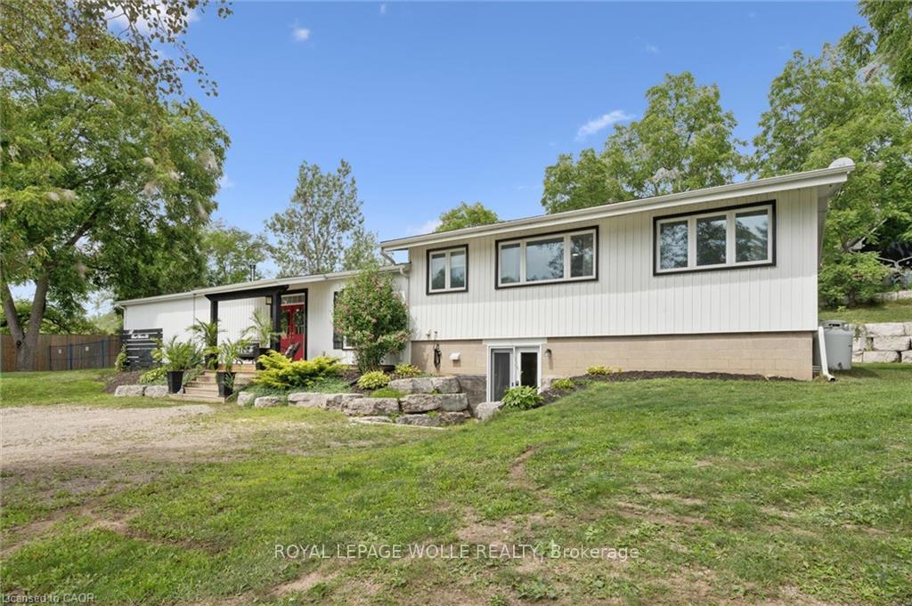 Photo 2 of 647 Brant Waterloo Road, North Dumfries, Ayr — HOMEH