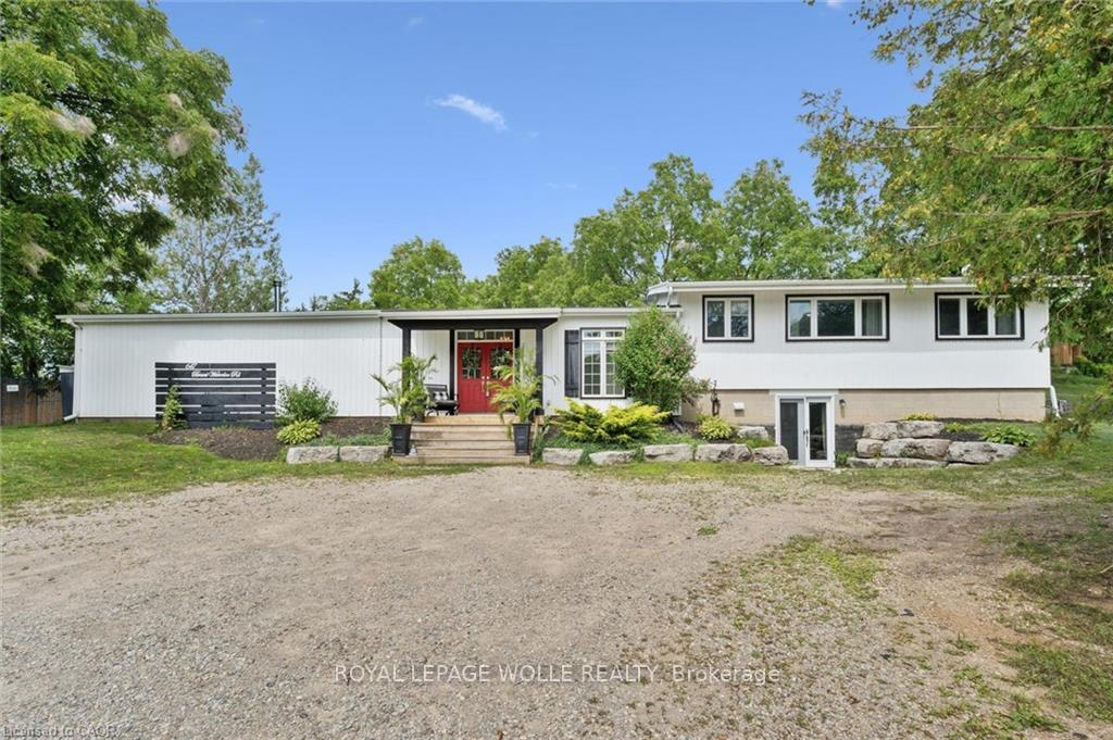 Photo 3 of 647 Brant Waterloo Road, North Dumfries, Ayr — HOMEH