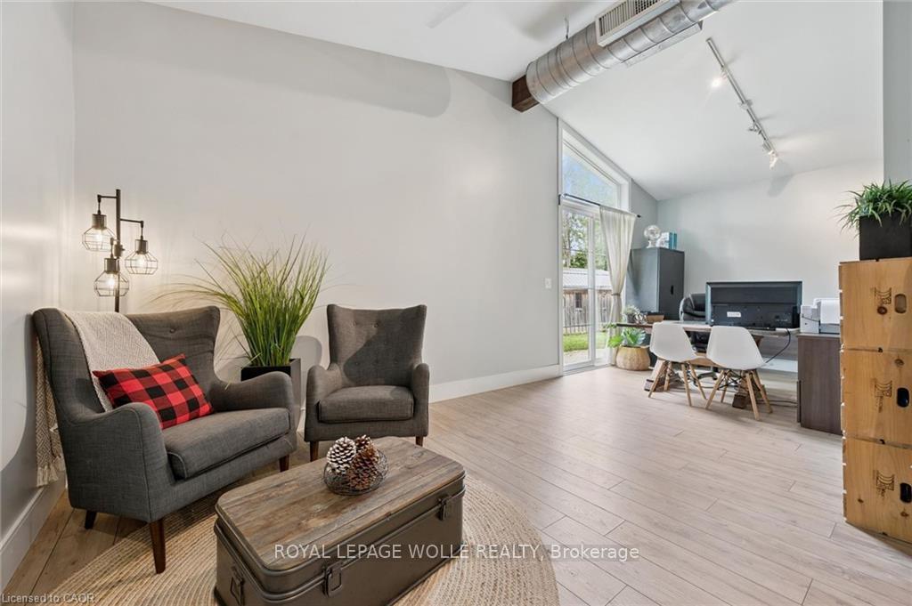 Photo 16 of 647 Brant Waterloo Road, North Dumfries, Ayr — HOMEH
