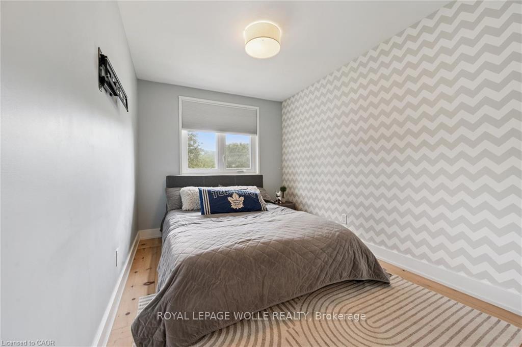 Photo 19 of 647 Brant Waterloo Road, North Dumfries, Ayr — HOMEH
