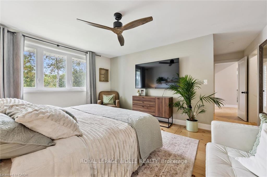 Photo 25 of 647 Brant Waterloo Road, North Dumfries, Ayr — HOMEH