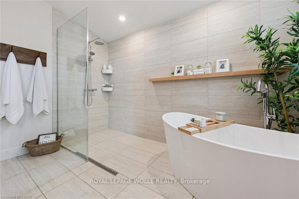 Photo 28 of 647 Brant Waterloo Road, North Dumfries, Ayr — HOMEH