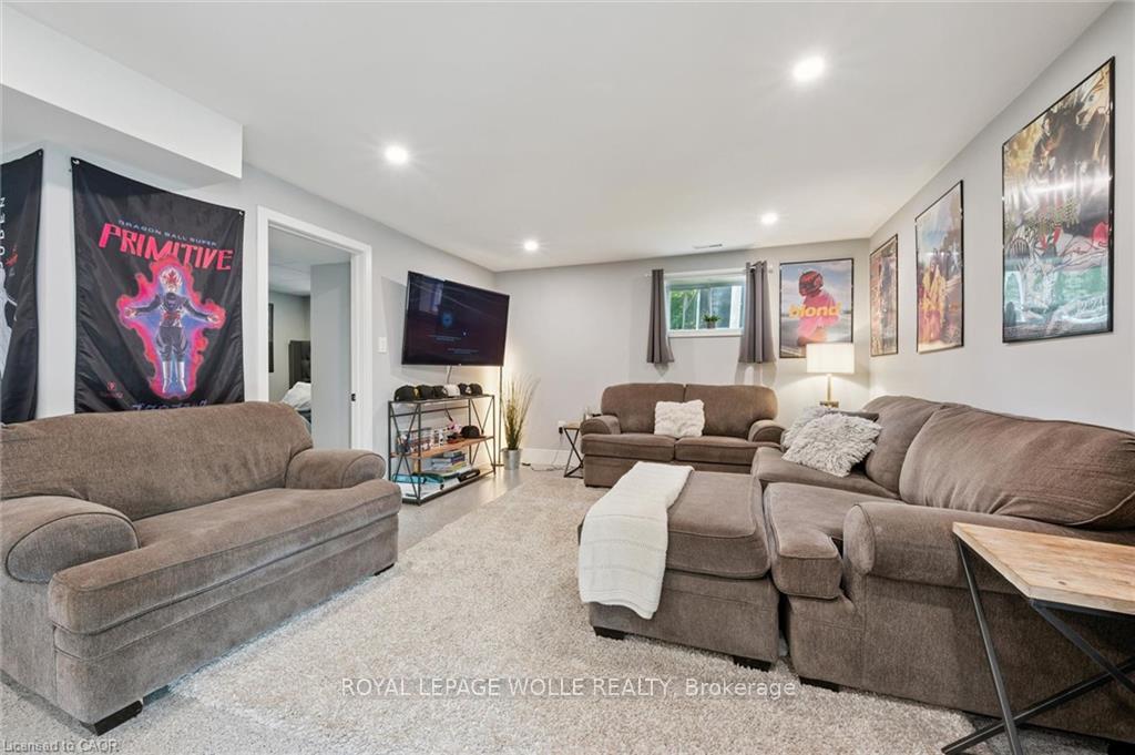 Photo 29 of 647 Brant Waterloo Road, North Dumfries, Ayr — HOMEH