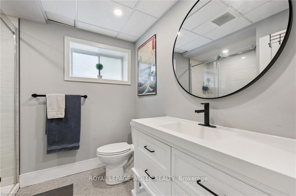 Photo 35 of 647 Brant Waterloo Road, North Dumfries, Ayr — HOMEH