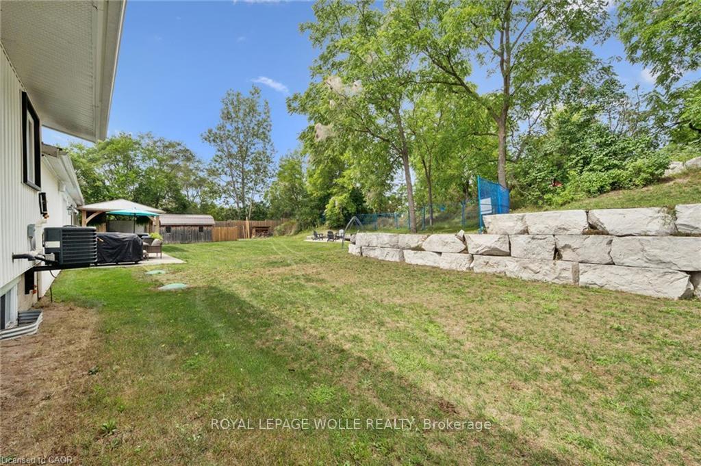 Photo 42 of 647 Brant Waterloo Road, North Dumfries, Ayr — HOMEH