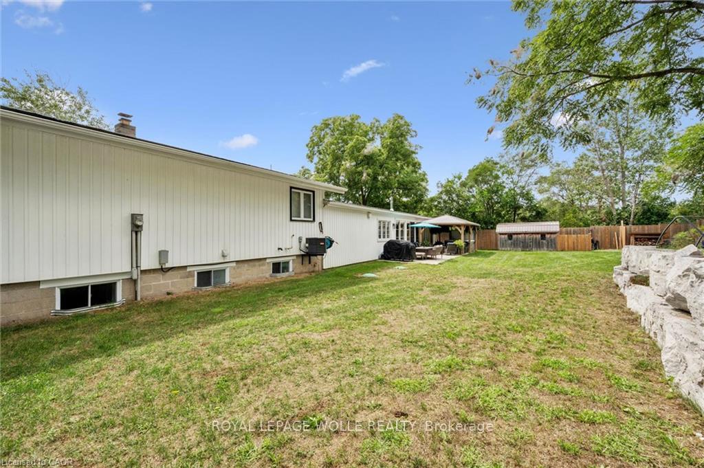 Photo 43 of 647 Brant Waterloo Road, North Dumfries, Ayr — HOMEH
