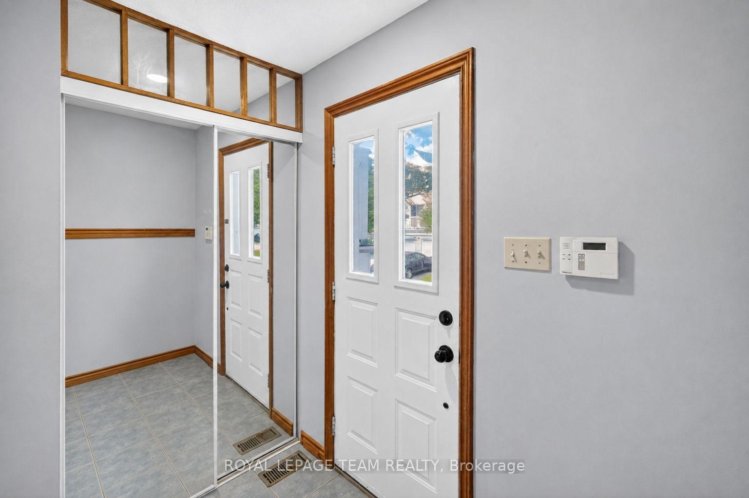 Photo 3 of Unit 100, 78 Castlegreen Private, Ottawa, Hunt Club Park/Greenboro — HOMEH
