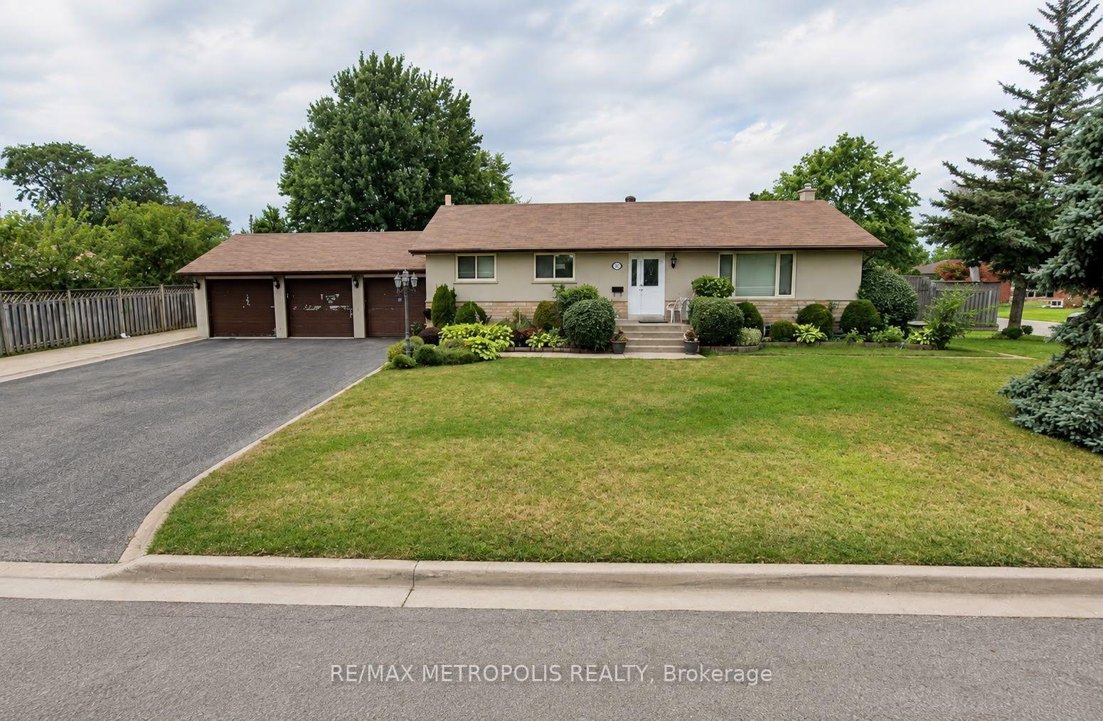 Photo 1 of Unit Upper, 37 Carlyle Crescent, Brampton, Brampton East — HOMEH