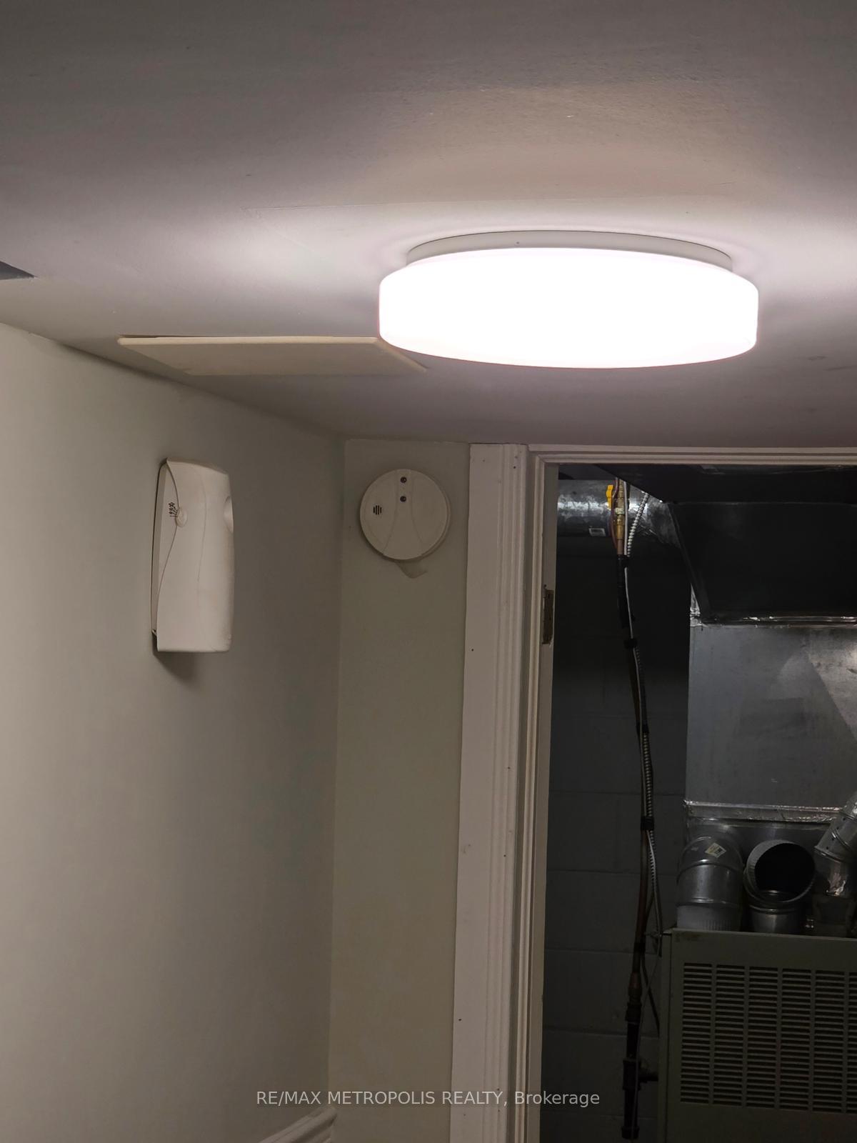 Photo 9 of Unit Upper, 37 Carlyle Crescent, Brampton, Brampton East — HOMEH