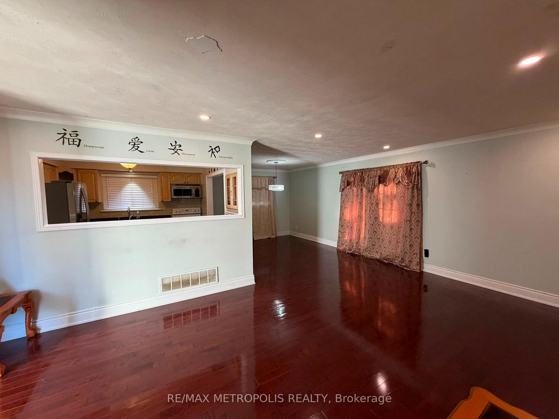 Photo 15 of Unit Upper, 37 Carlyle Crescent, Brampton, Brampton East — HOMEH