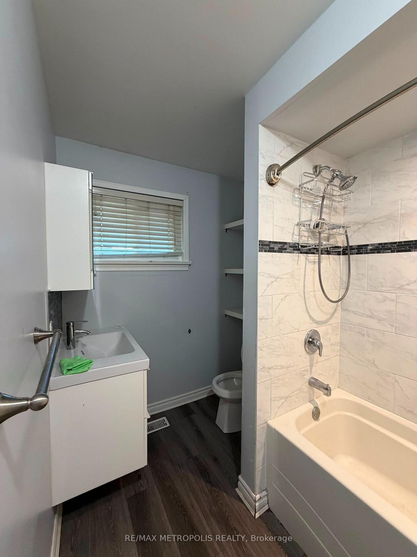 Photo 25 of Unit Upper, 37 Carlyle Crescent, Brampton, Brampton East — HOMEH