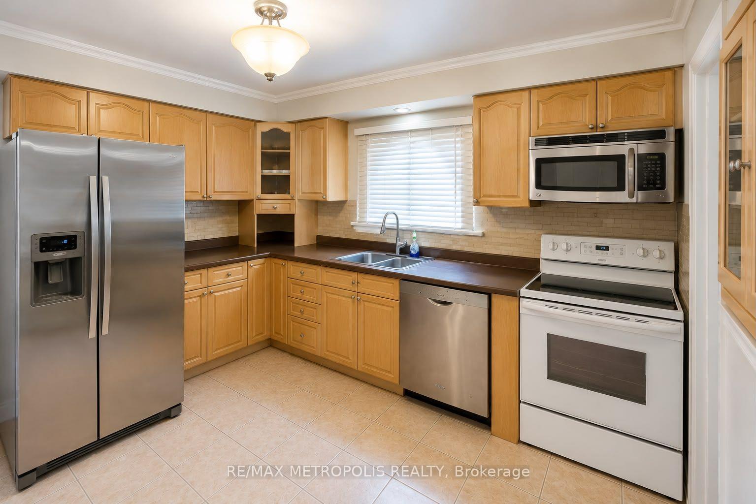 Photo 28 of Unit Upper, 37 Carlyle Crescent, Brampton, Brampton East — HOMEH