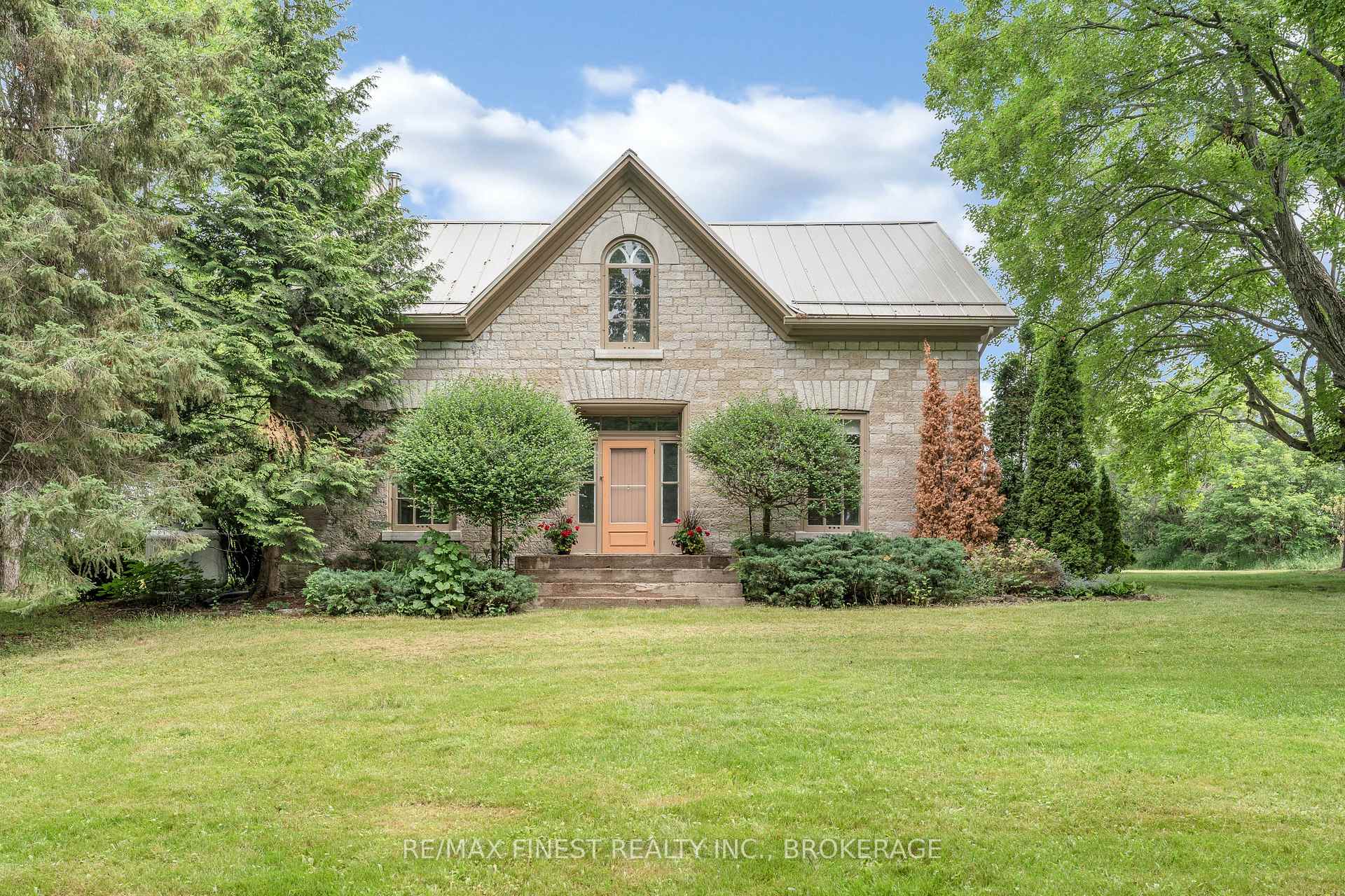 Front of 4247 Henderson Road