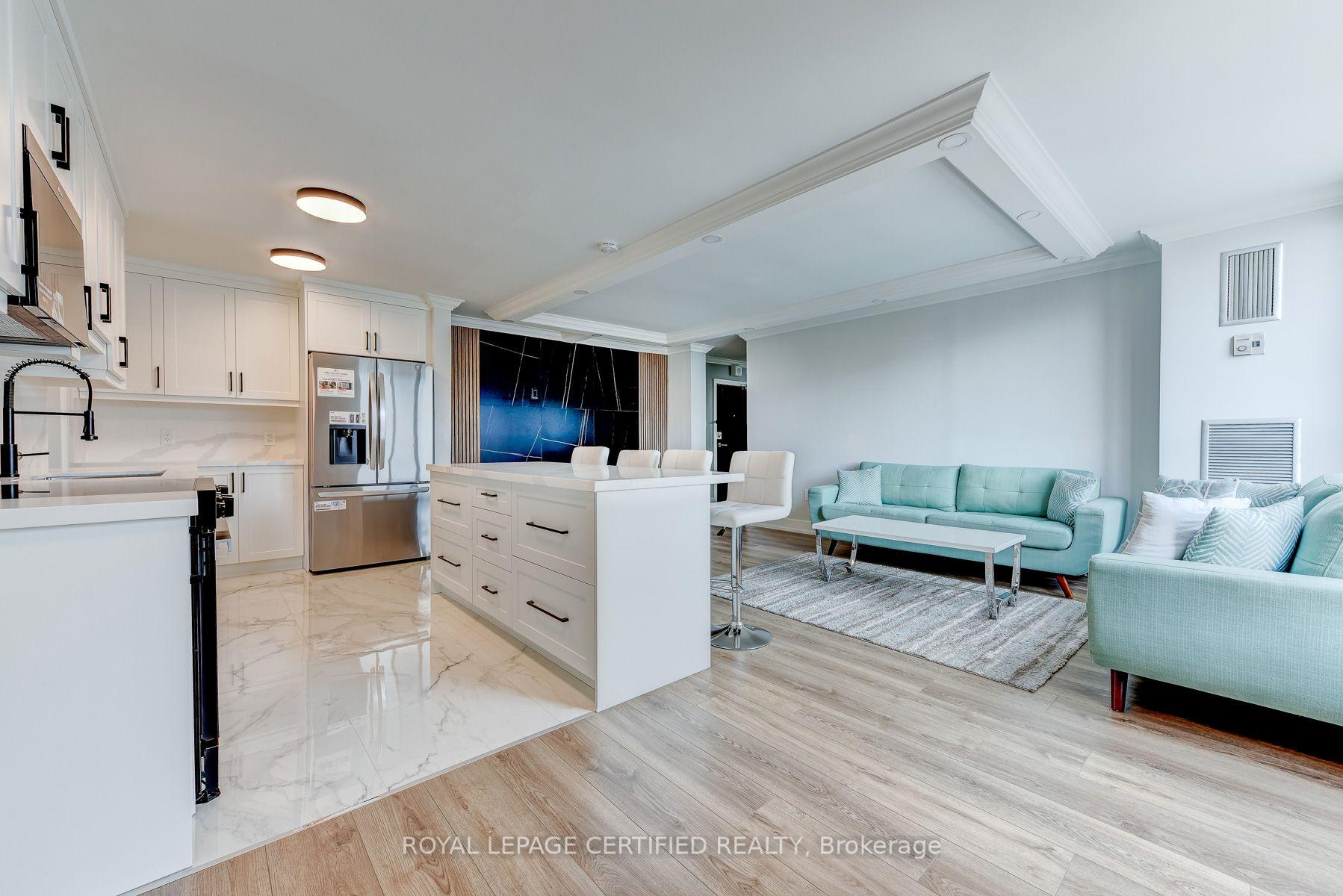 Photo of Unit 301, 3170 Kirwin Avenue