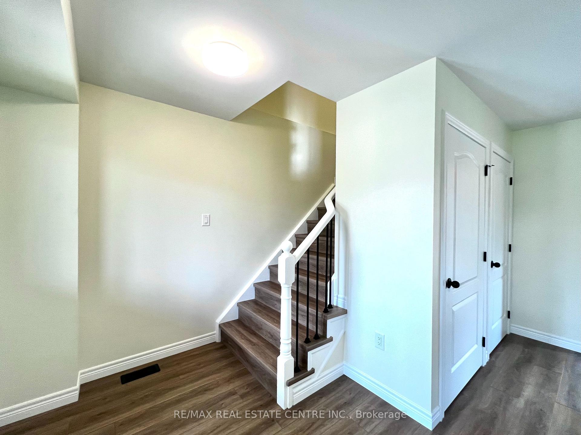 Photo 32 of 716 Russel Court, Shelburne — HOMEH
