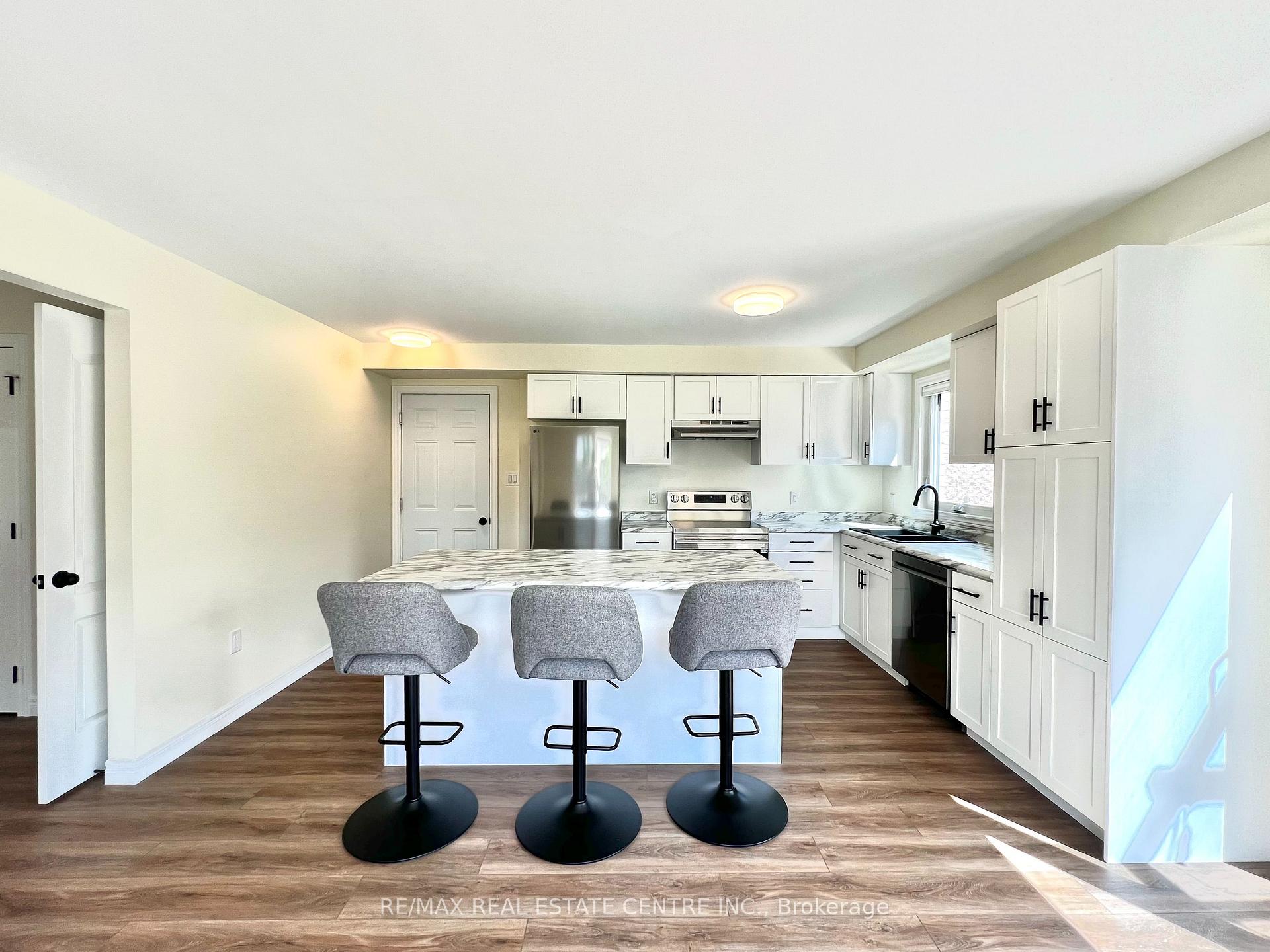 Photo 37 of 716 Russel Court, Shelburne — HOMEH