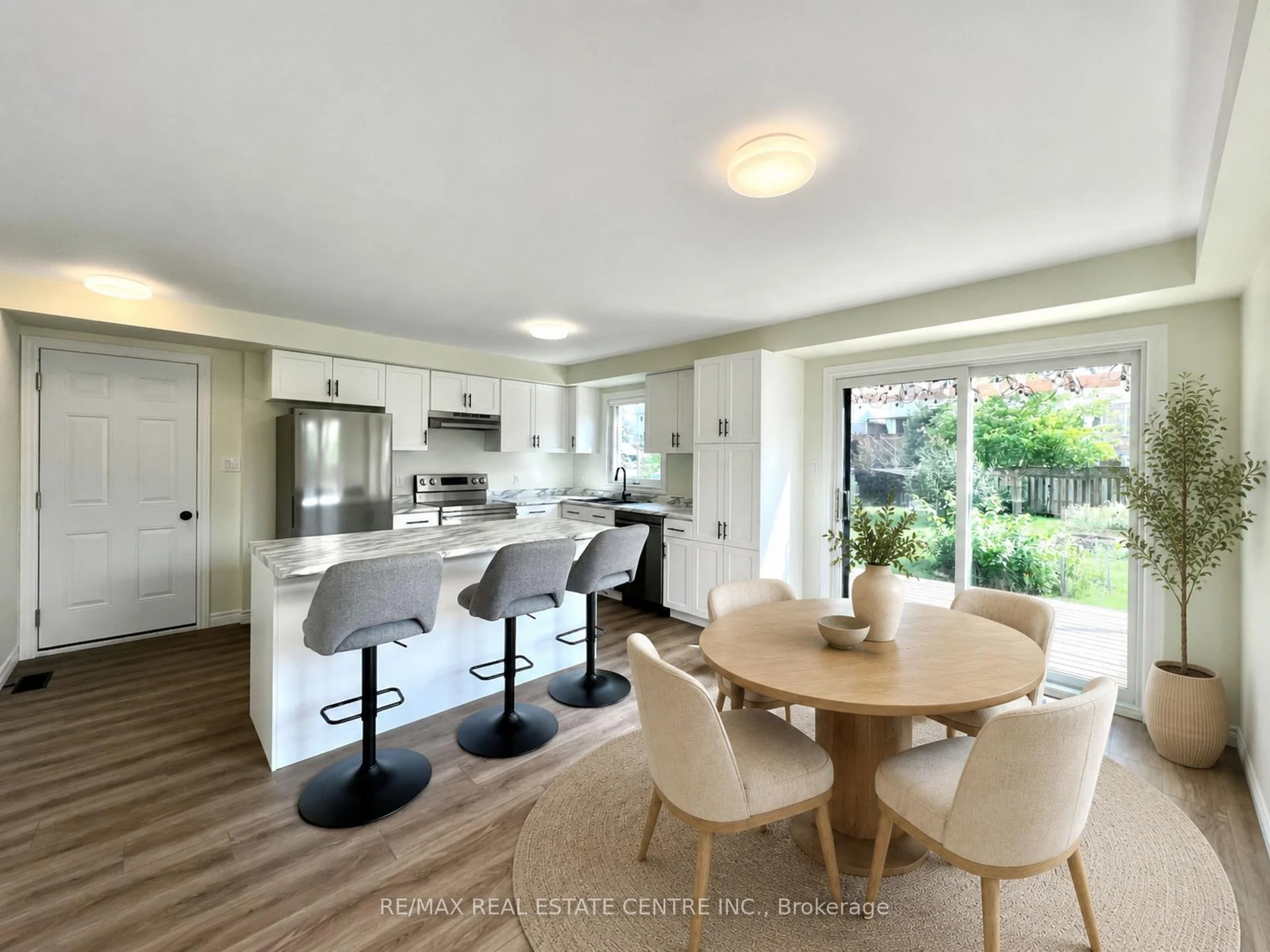 Photo 9 of 716 Russel Court, Shelburne — HOMEH